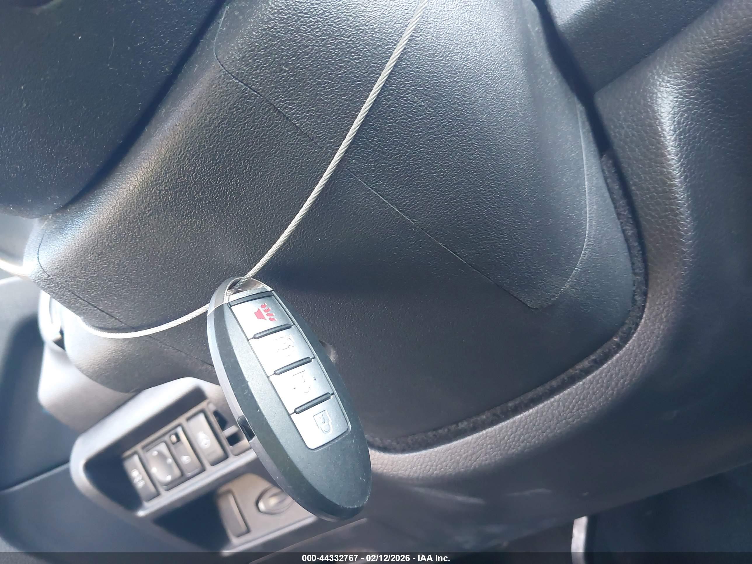 NISSAN MAXIMA image 11