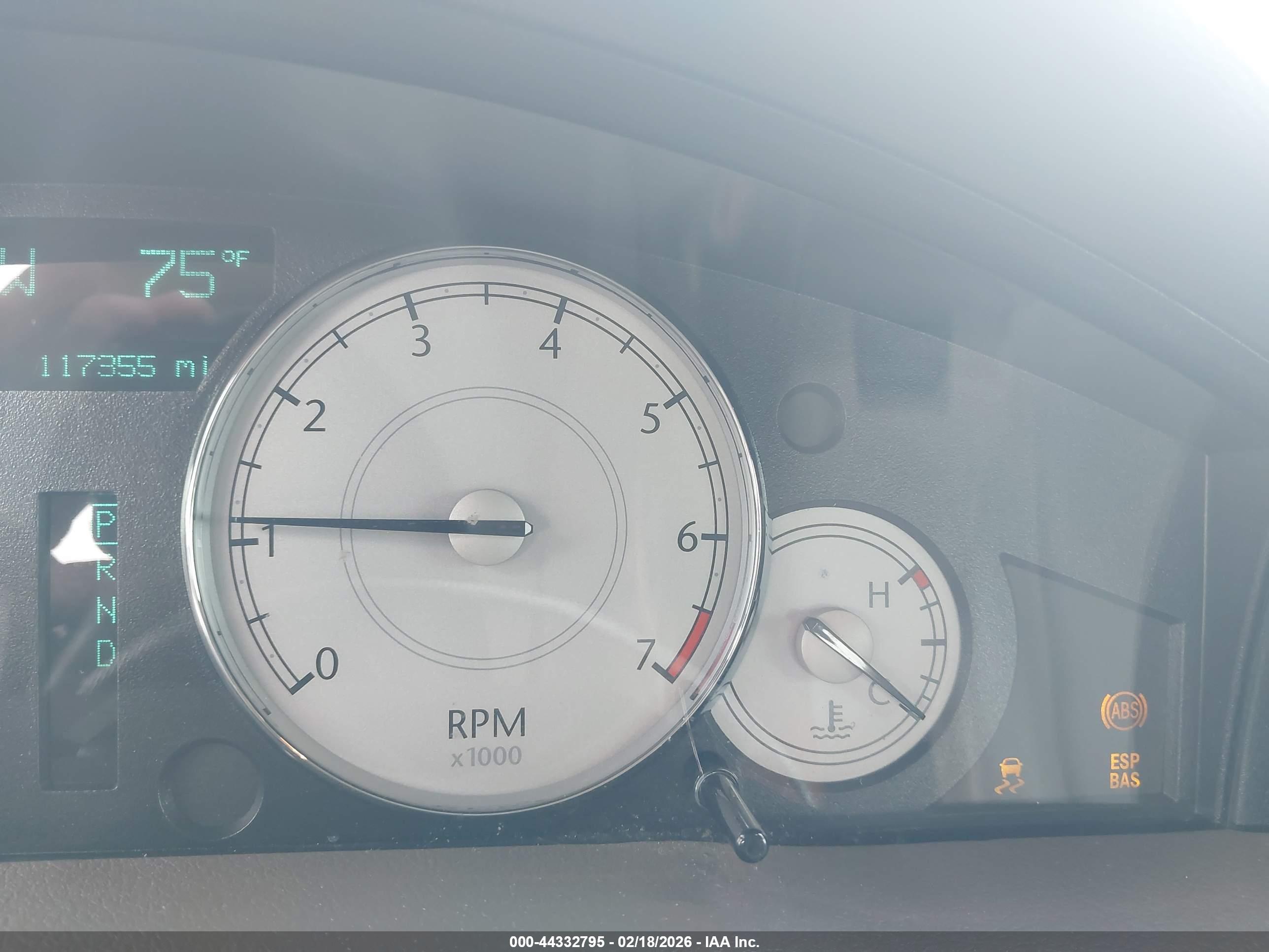 CHRYSLER 300 image 7