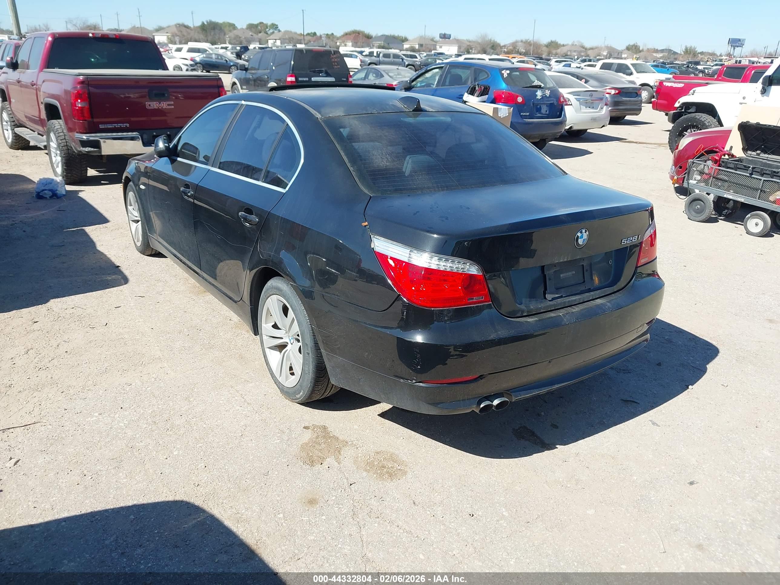 BMW 528I image 3