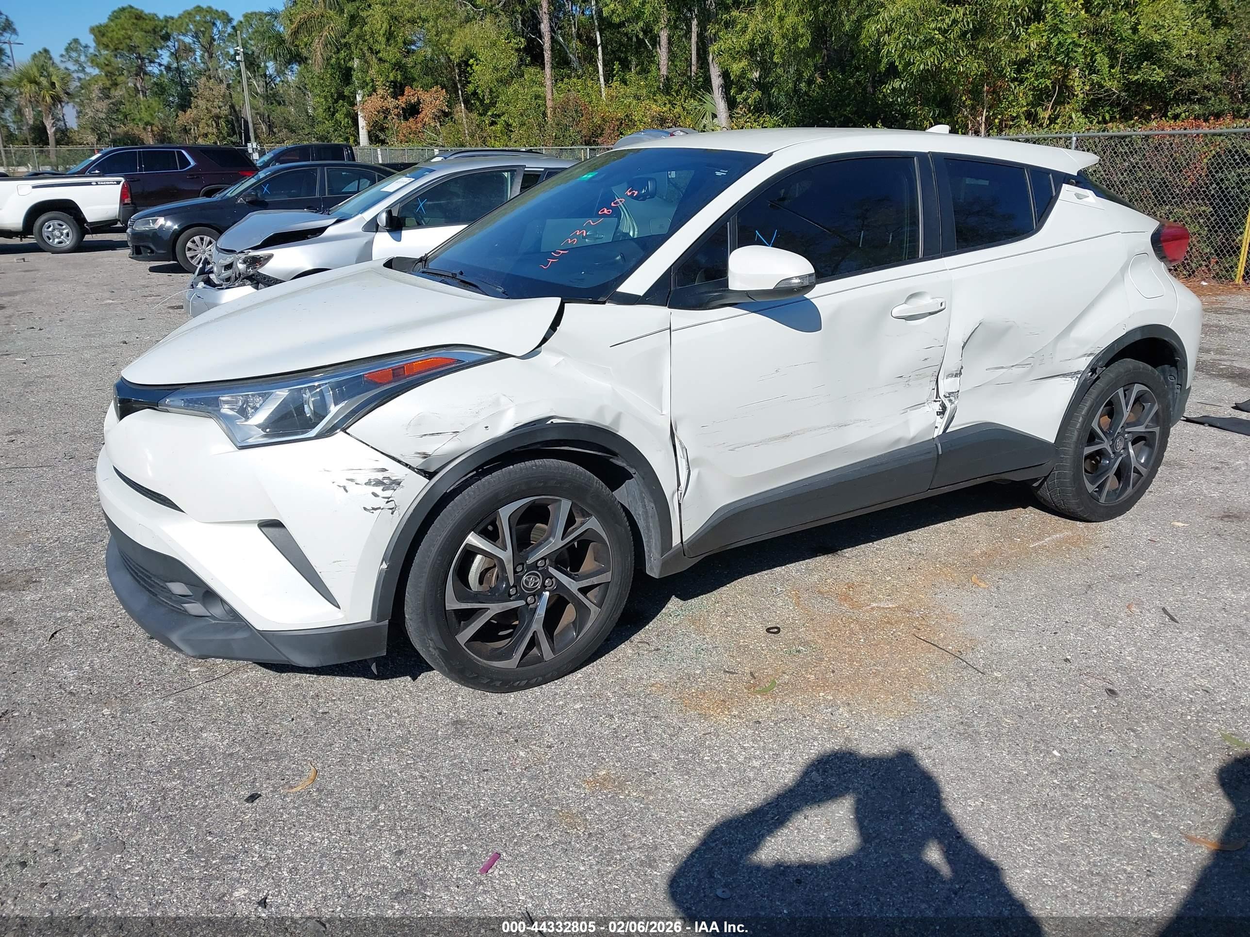 TOYOTA C-HR image 2