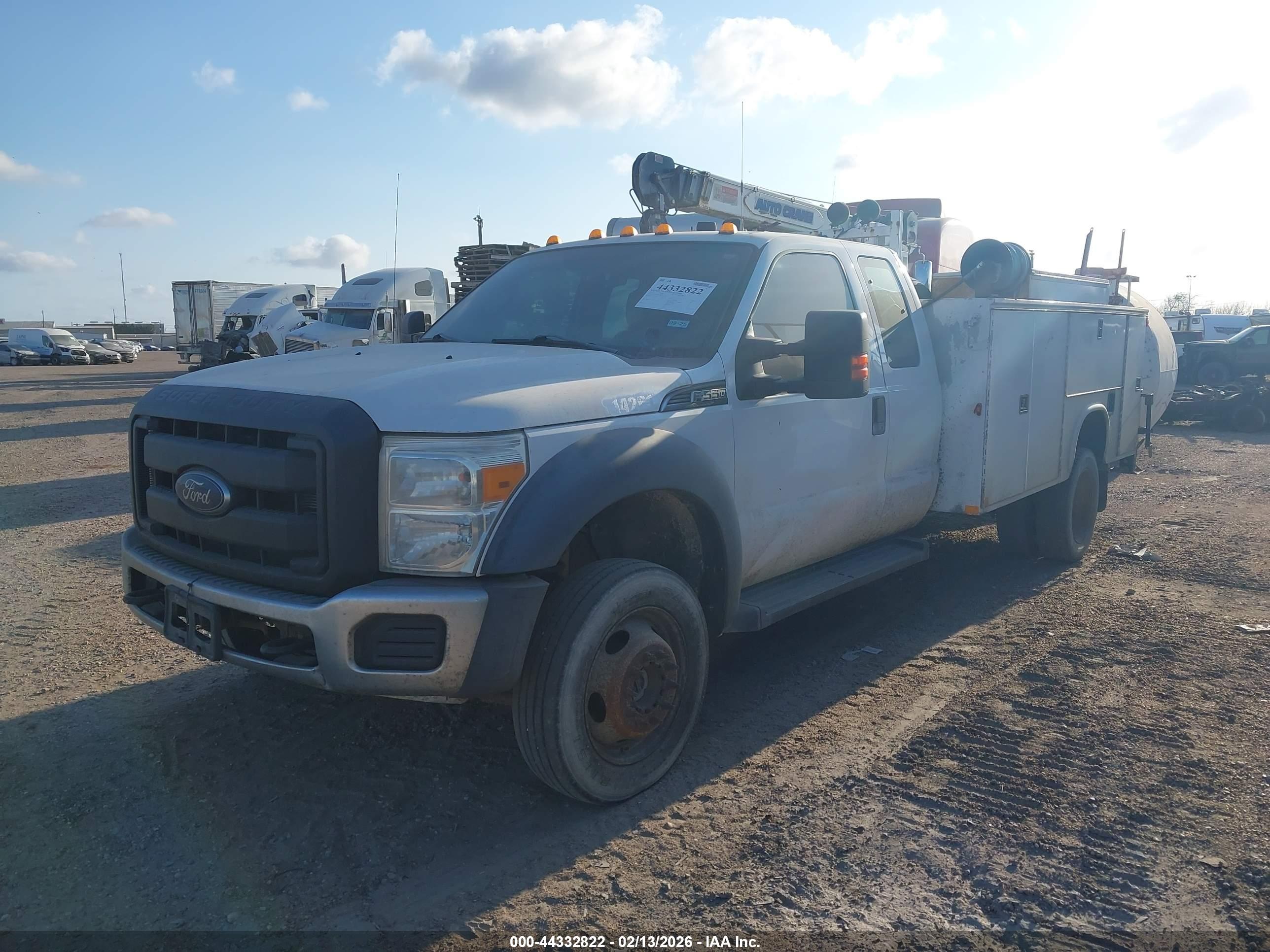 FORD F-550 image 2