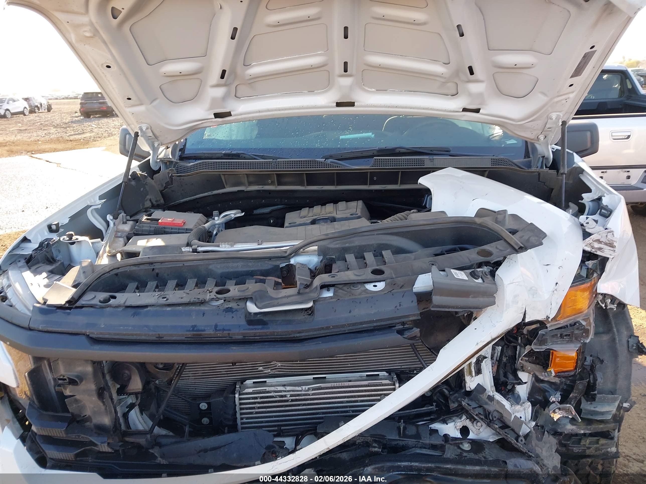 CHEVROLET SILVERADO image 10