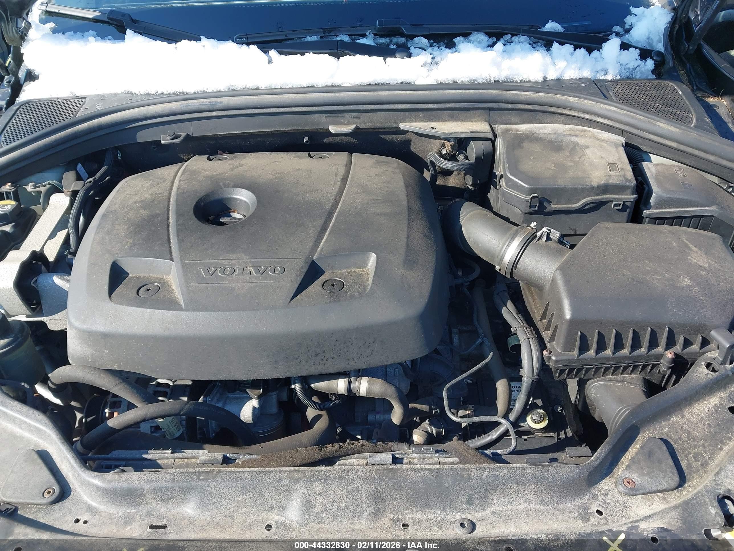 VOLVO XC60 image 10