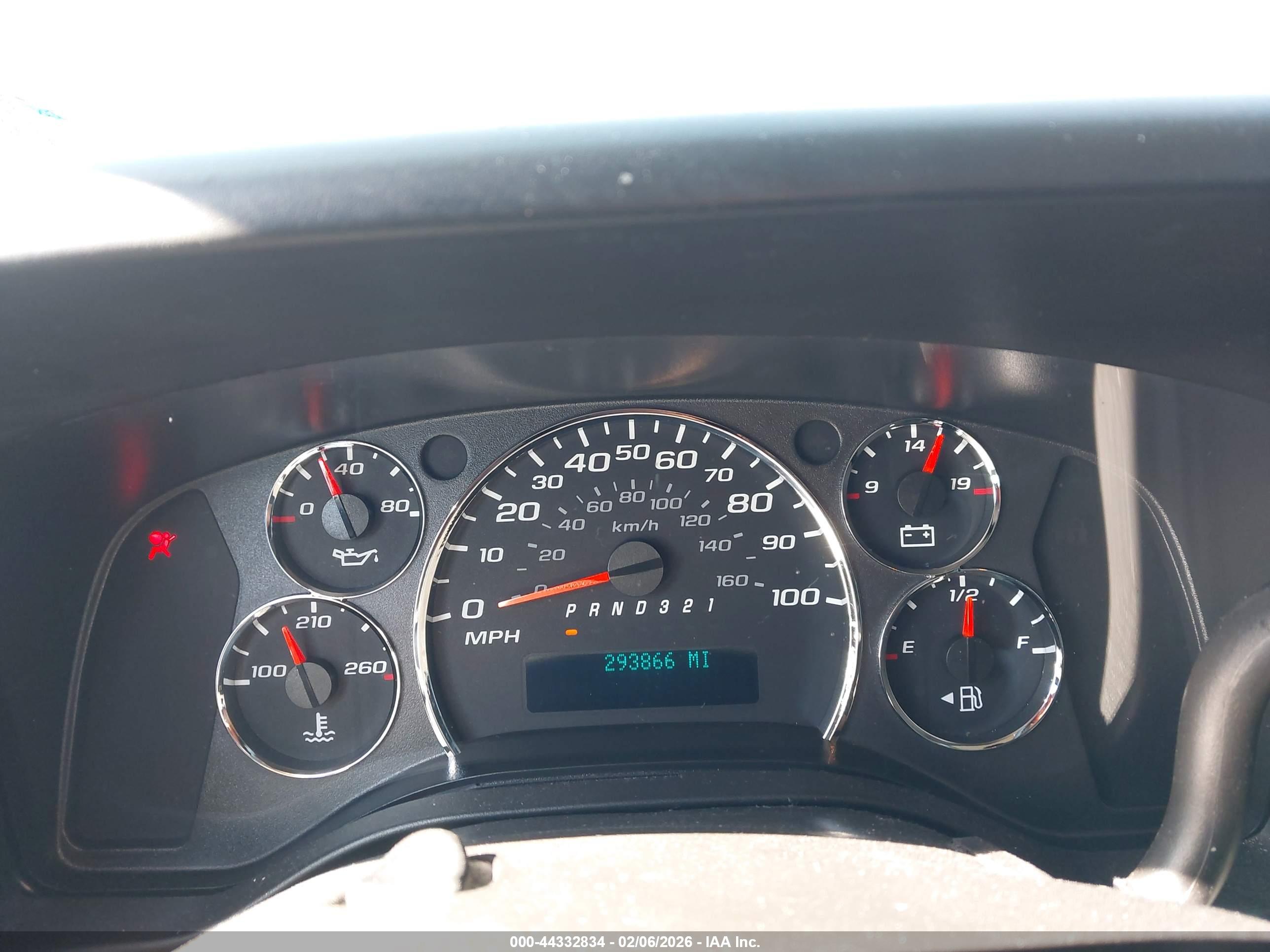 CHEVROLET EXPRESS image 7