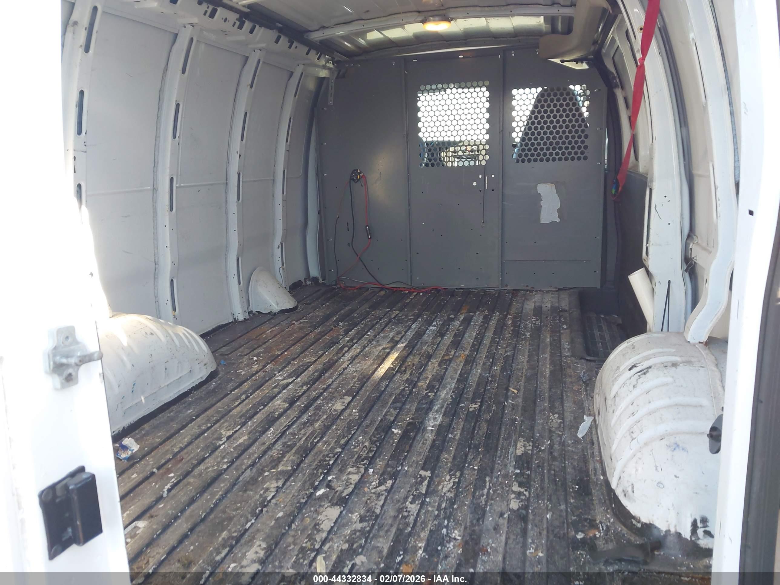 CHEVROLET EXPRESS image 8
