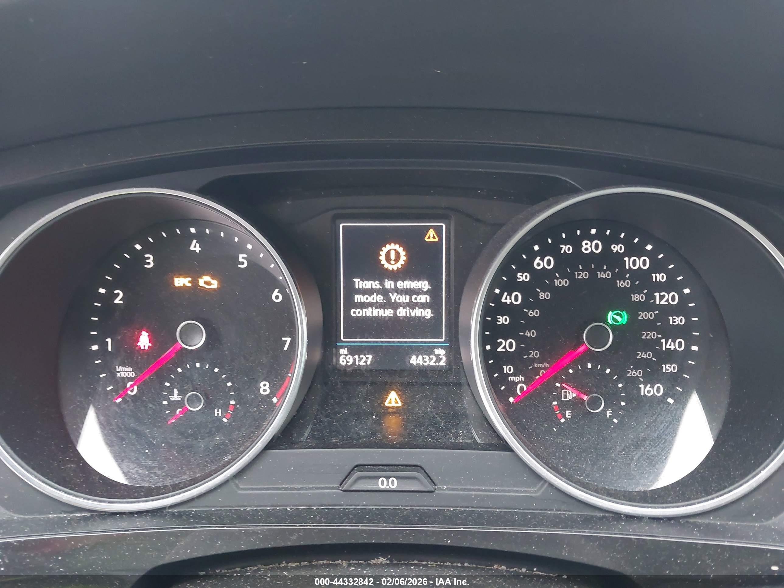 VOLKSWAGEN TIGUAN image 7