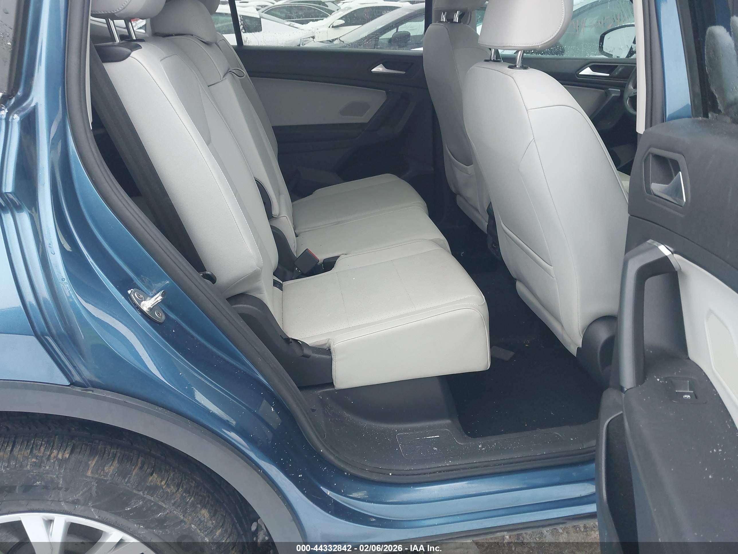 VOLKSWAGEN TIGUAN image 8