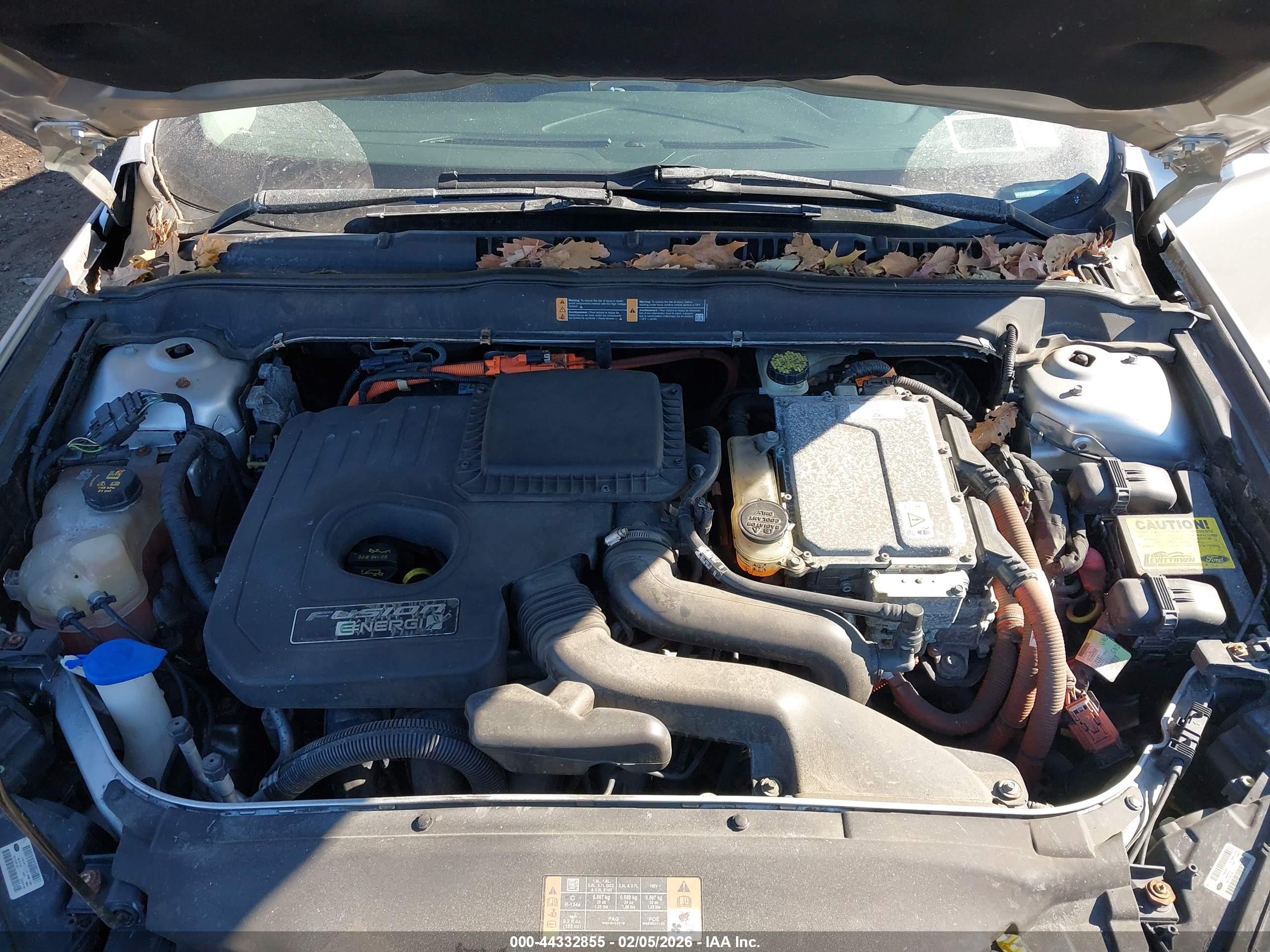 FORD FUSION image 10