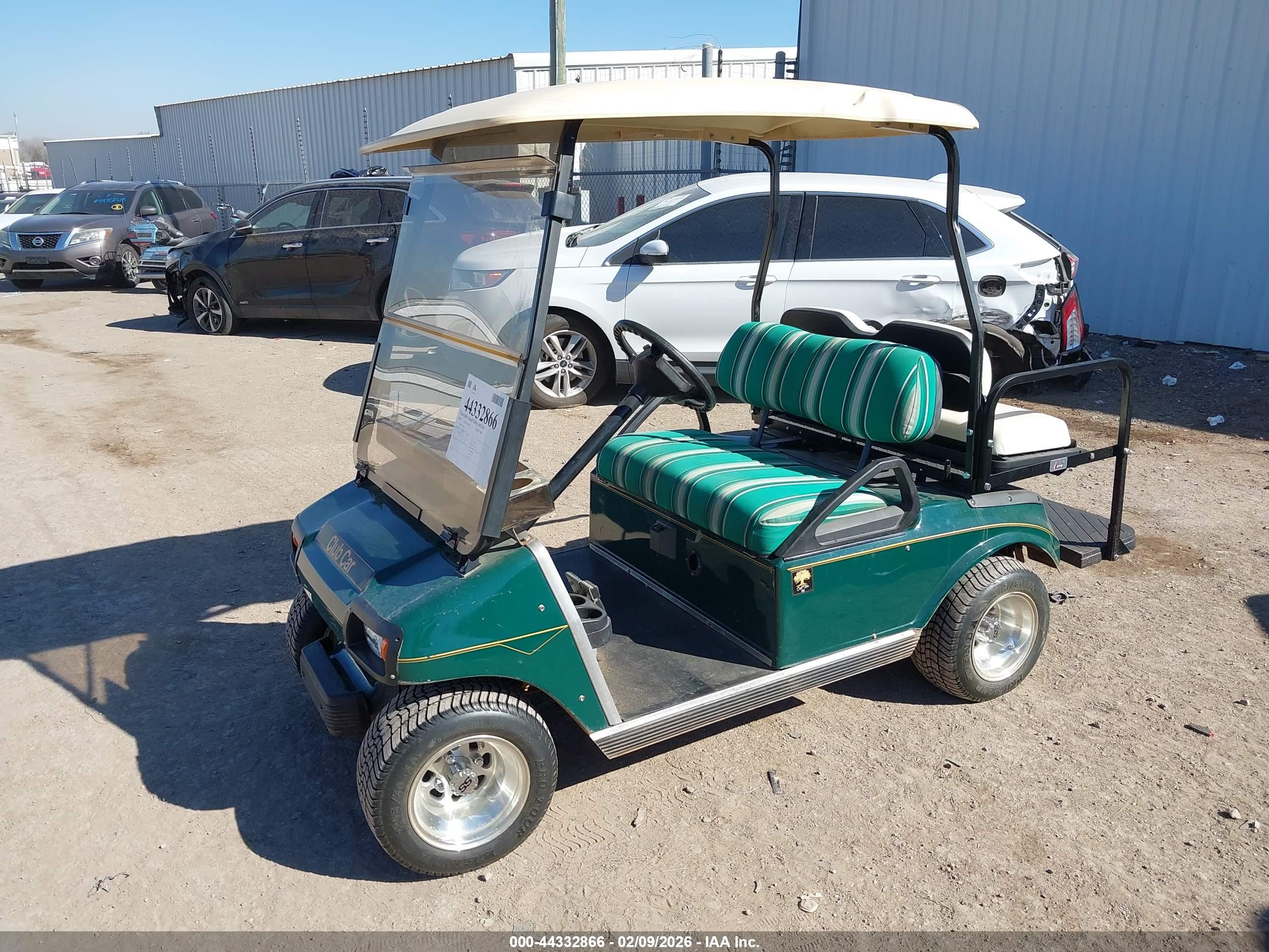 CLUB CAR image 2