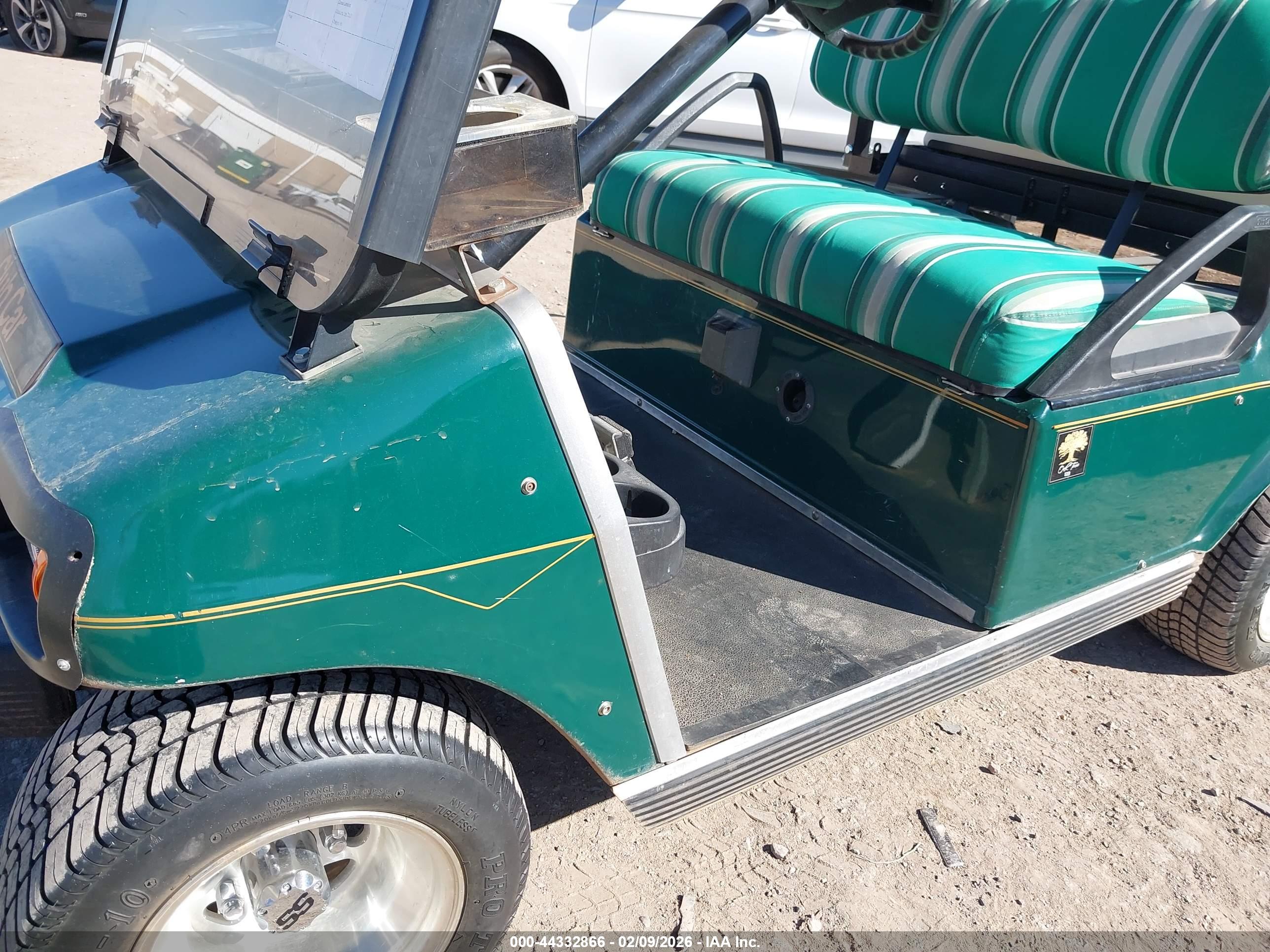 CLUB CAR image 6