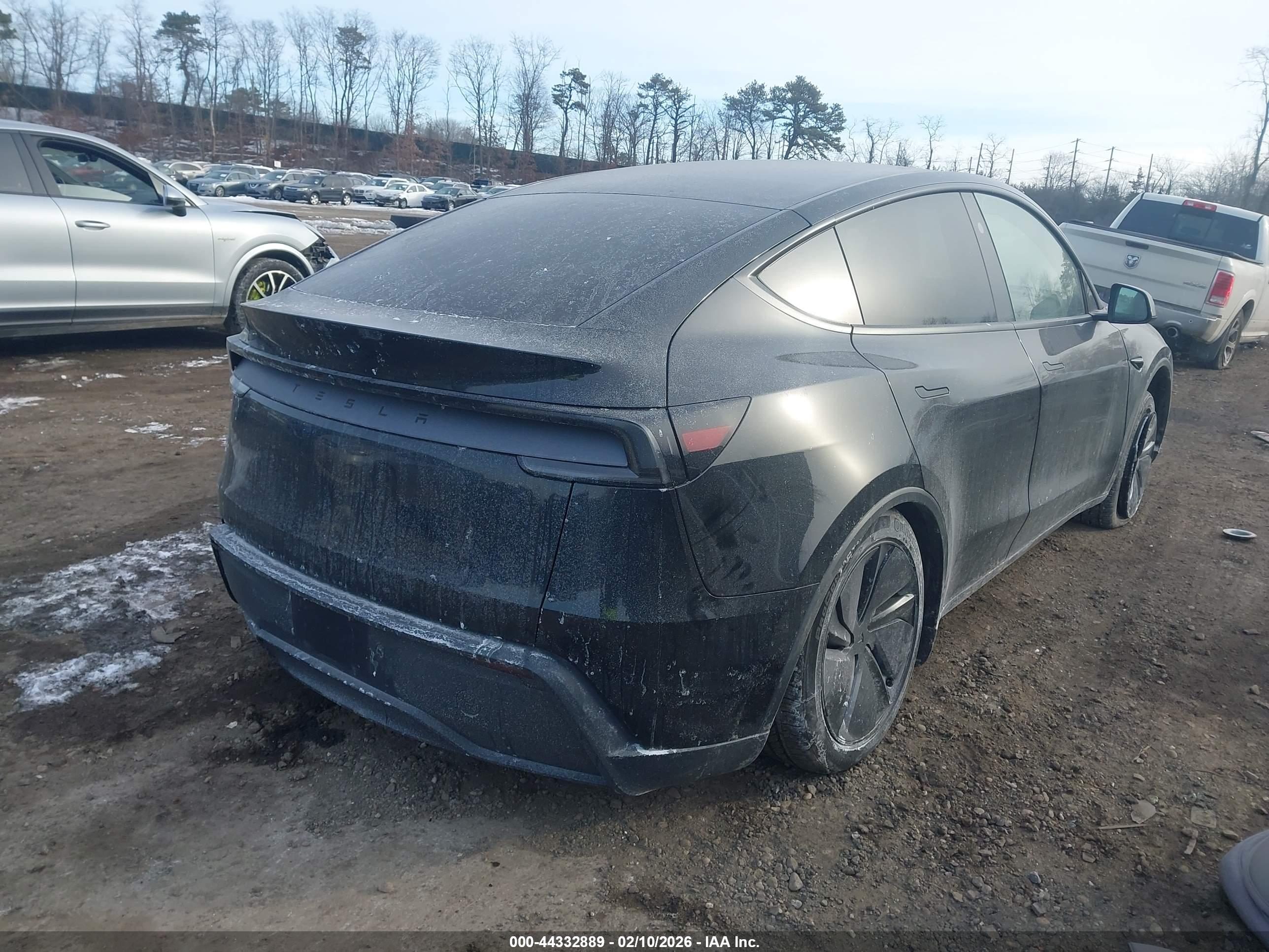TESLA MODEL image 4