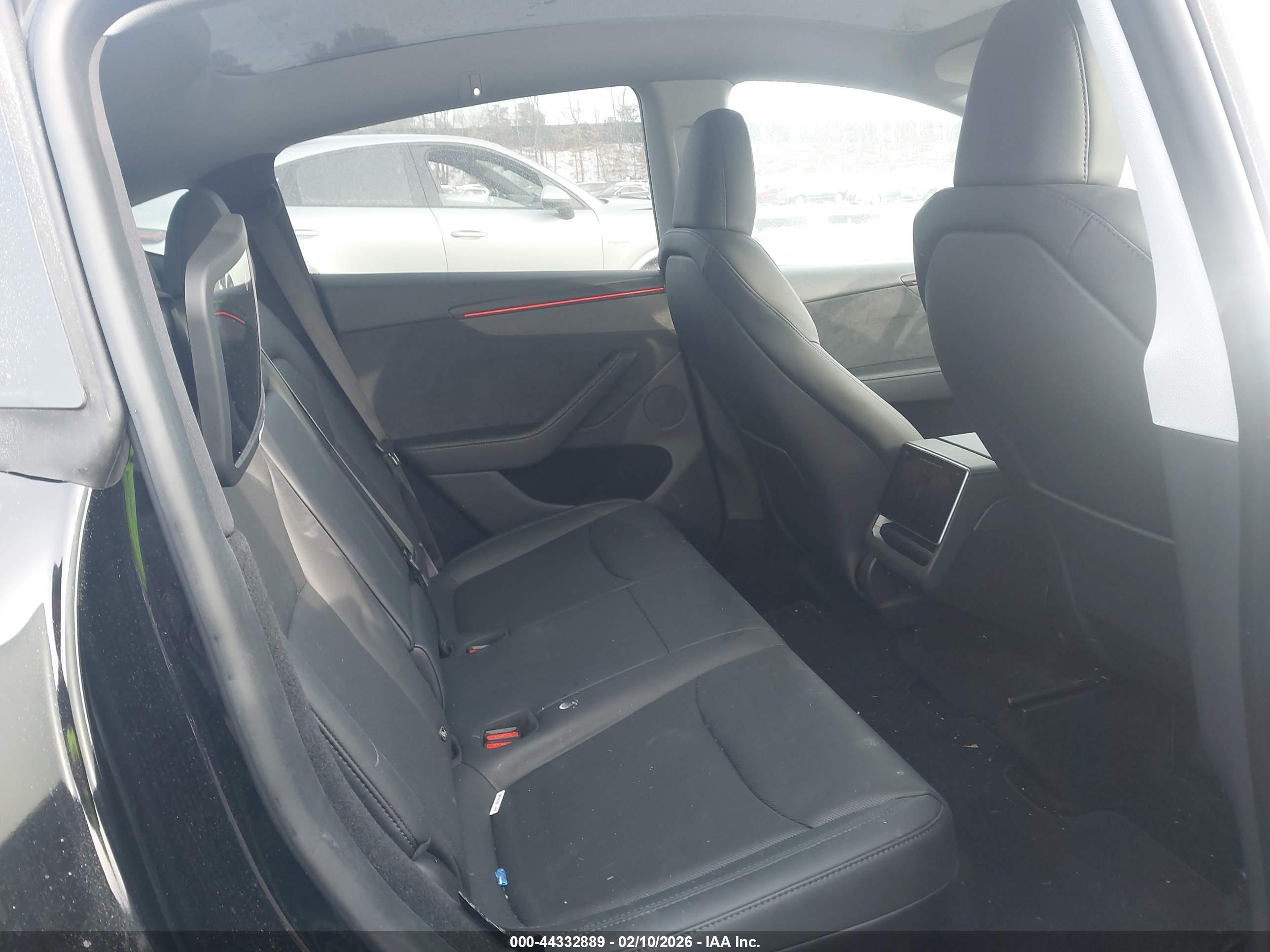 TESLA MODEL image 8