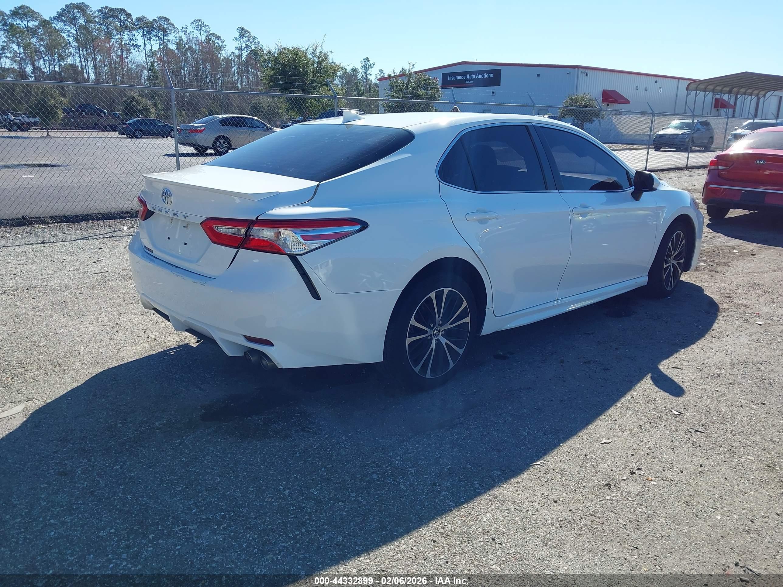 TOYOTA CAMRY image 4