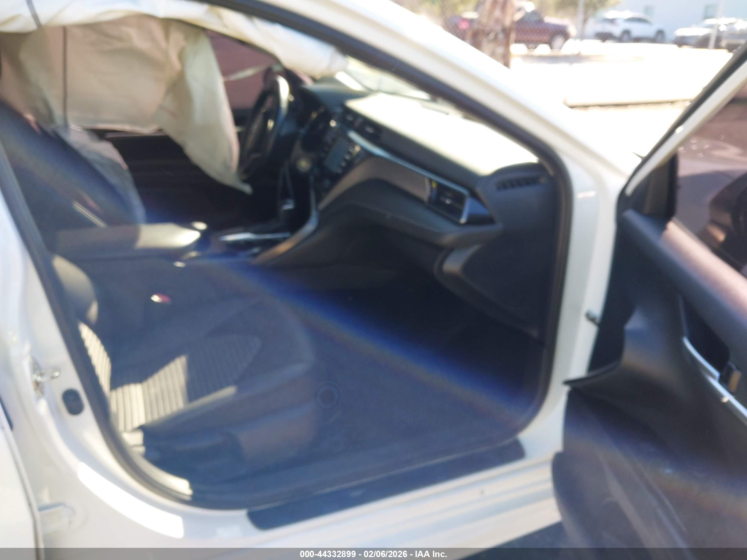 TOYOTA CAMRY image 5