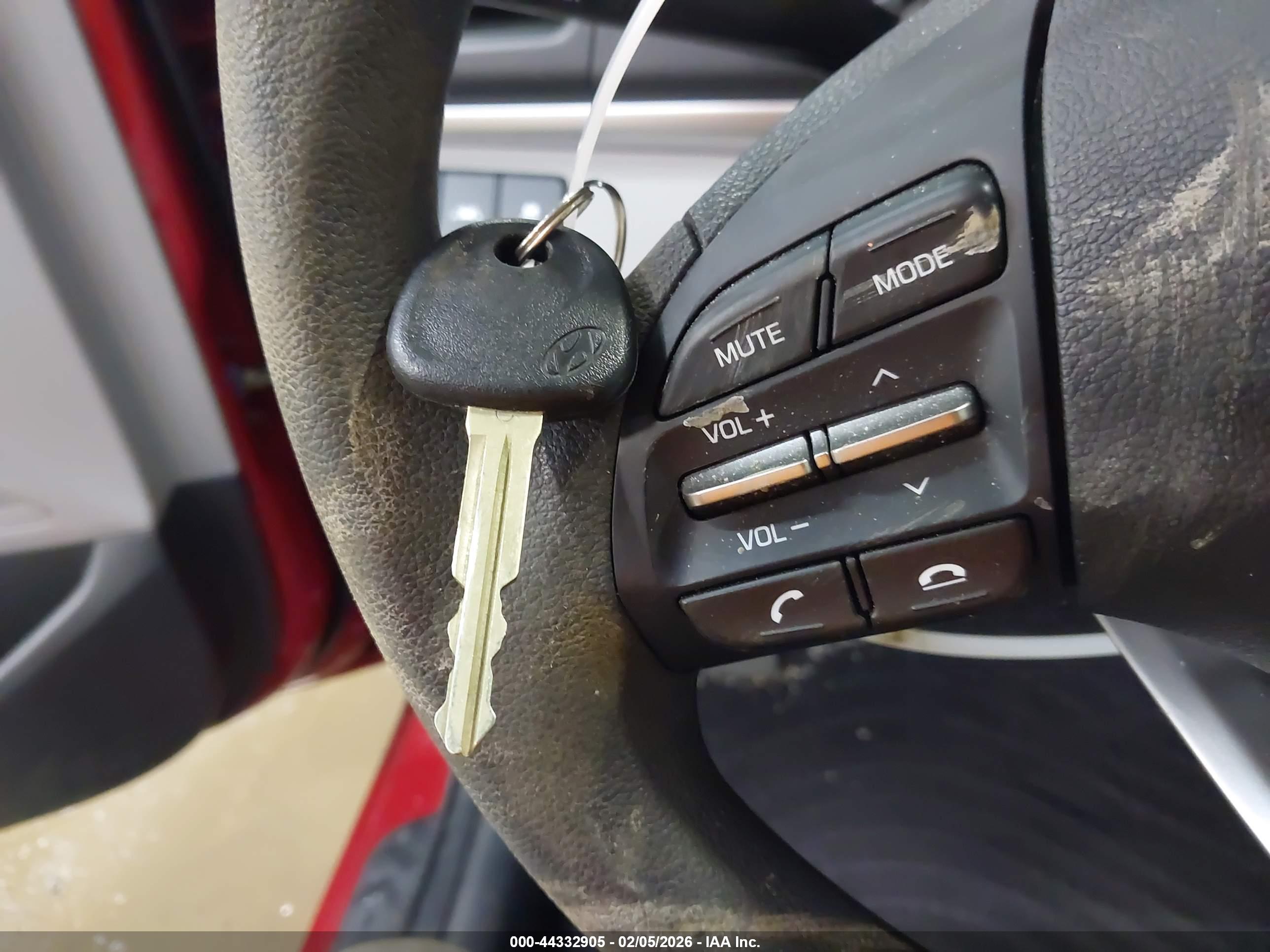 HYUNDAI ELANTRA image 11
