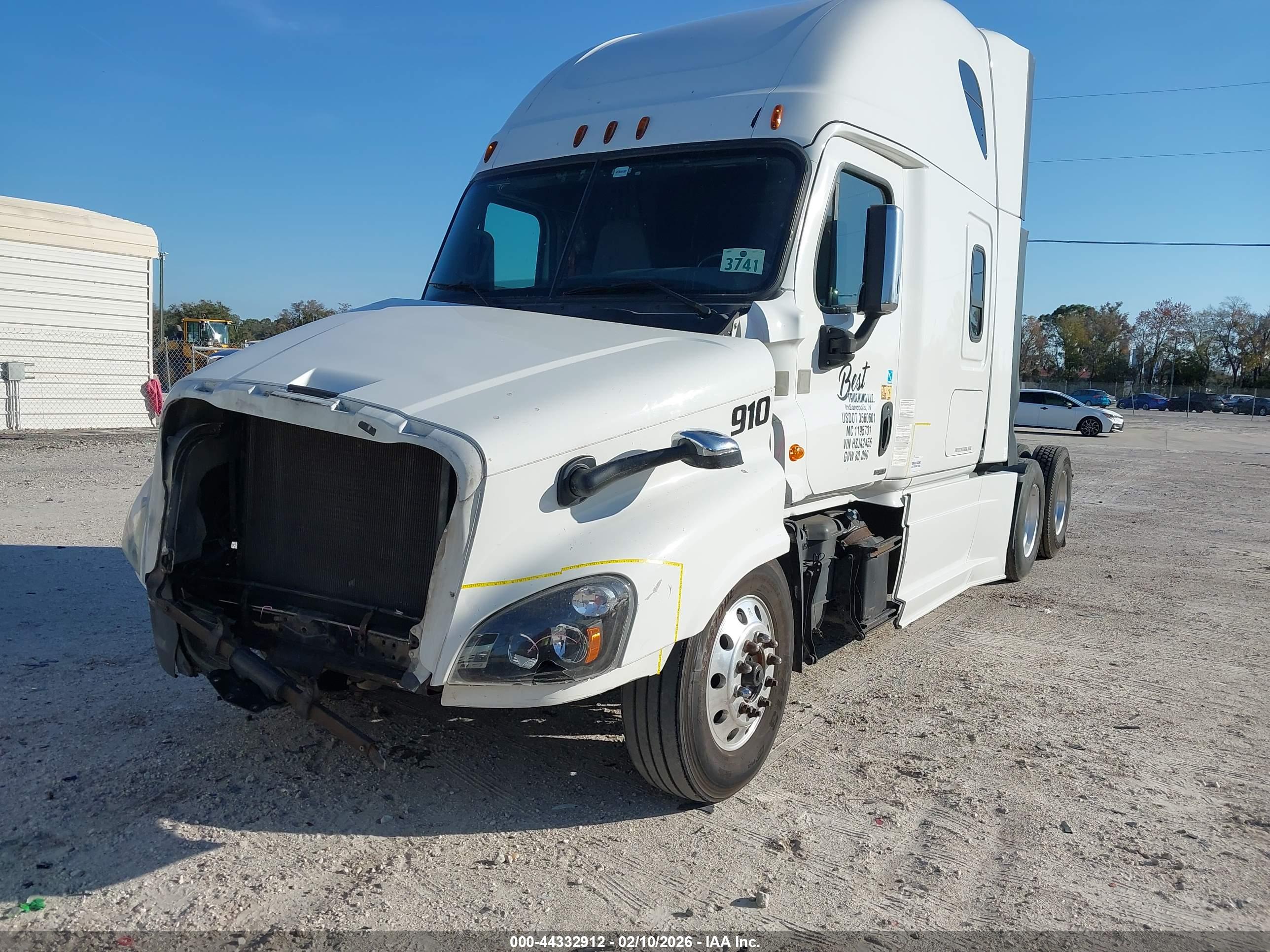 FREIGHTLINER CASCADIA image 2