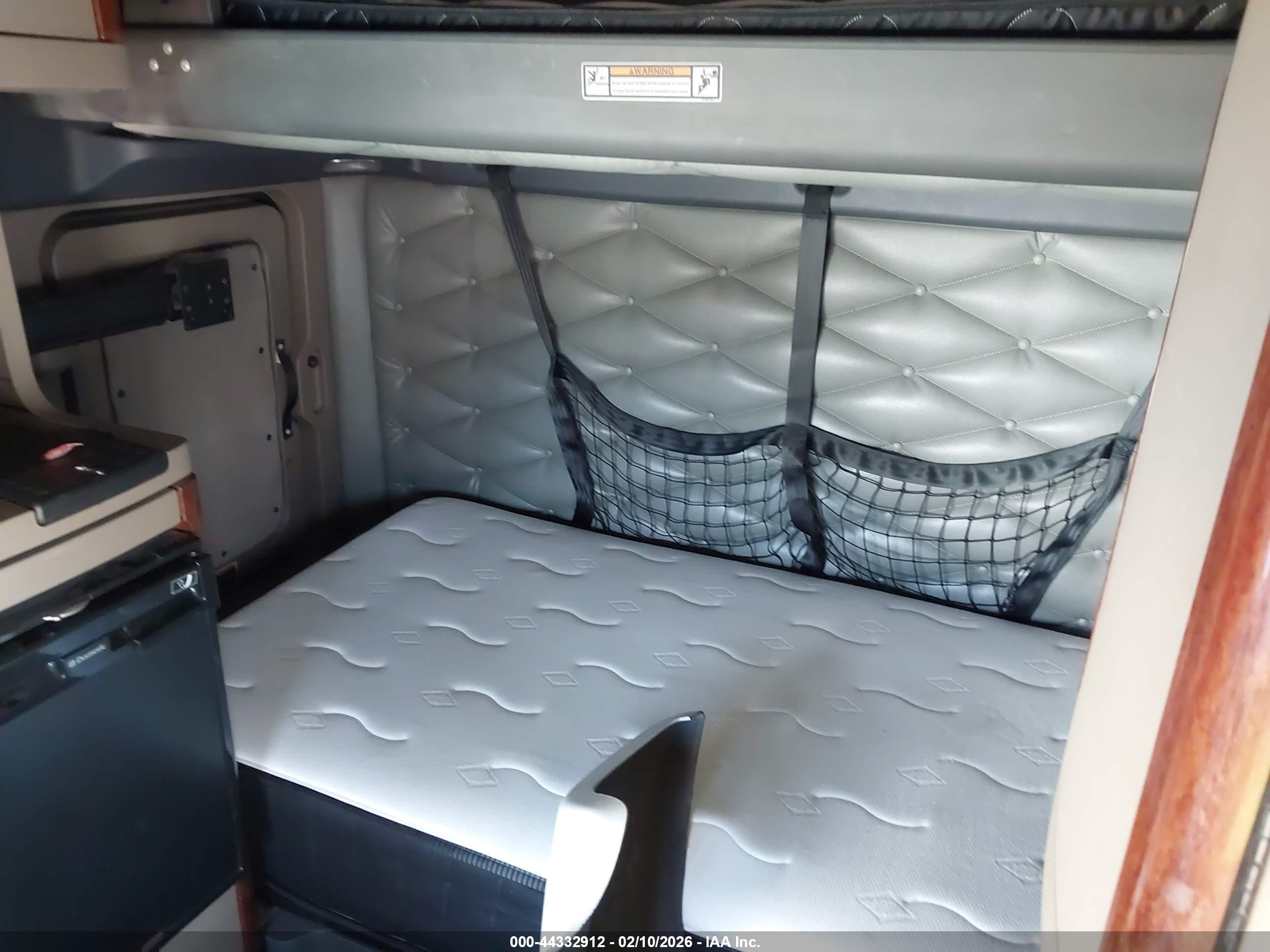FREIGHTLINER CASCADIA image 8