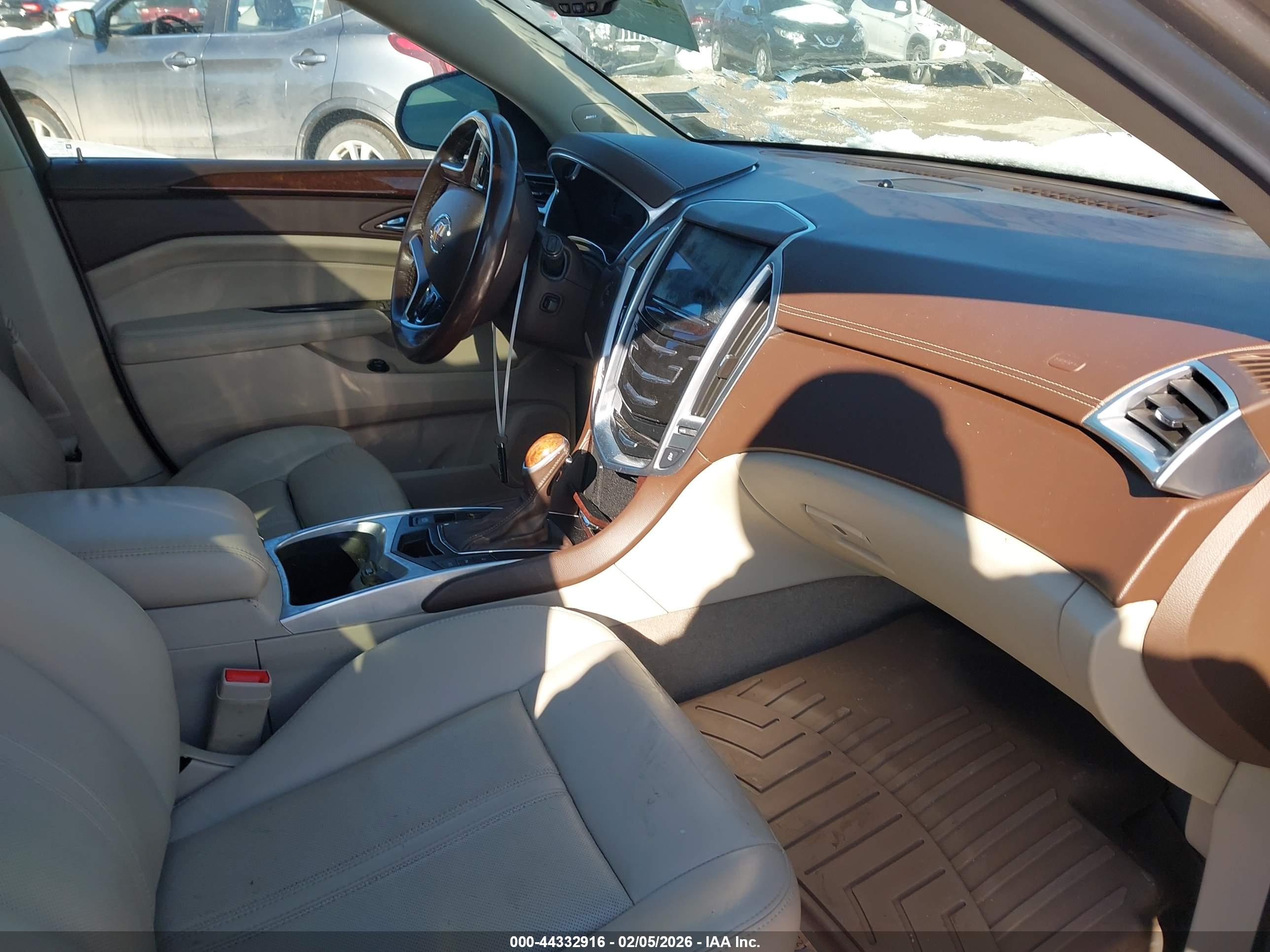 CADILLAC SRX image 5