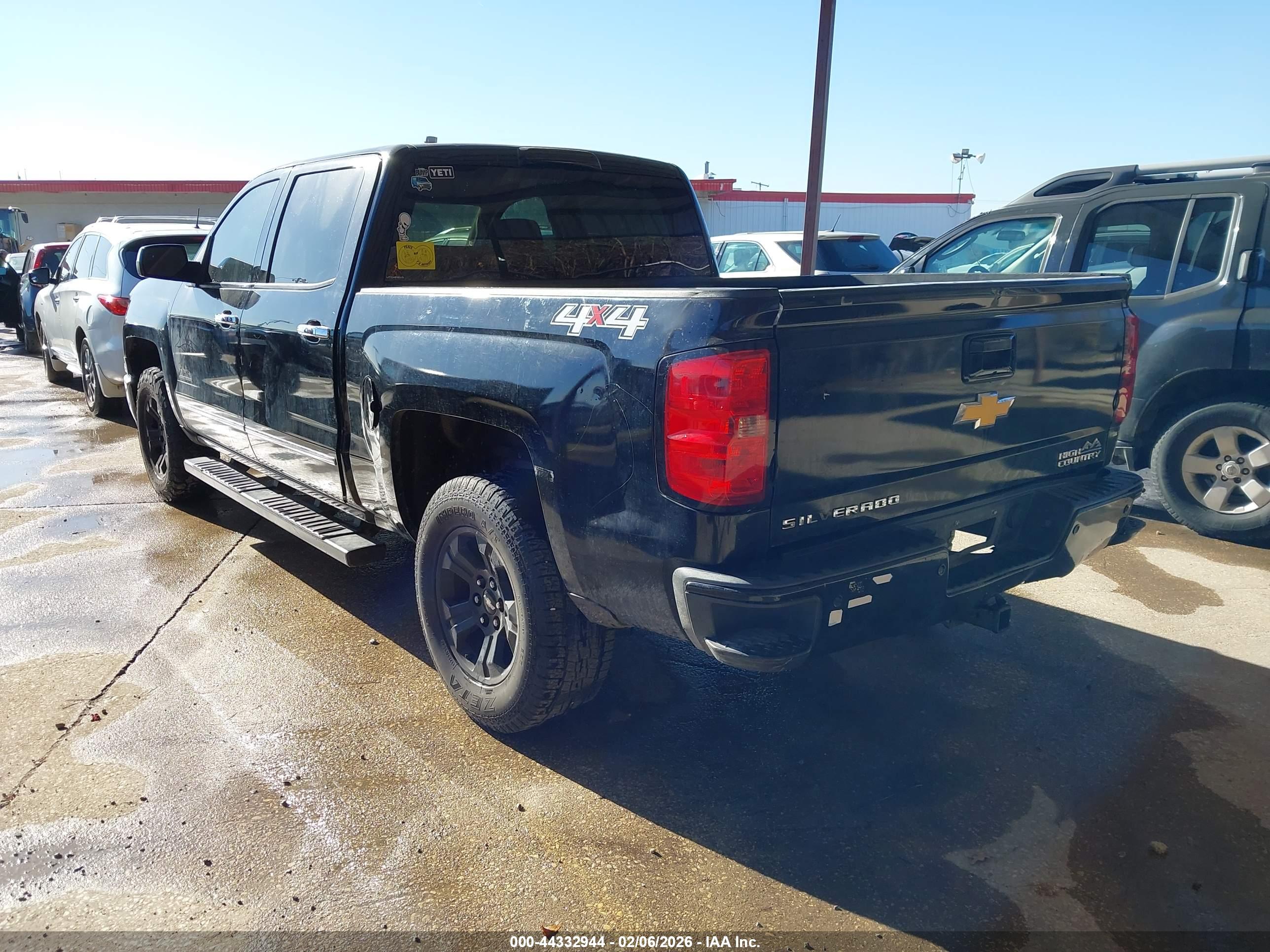 CHEVROLET SILVERADO image 3