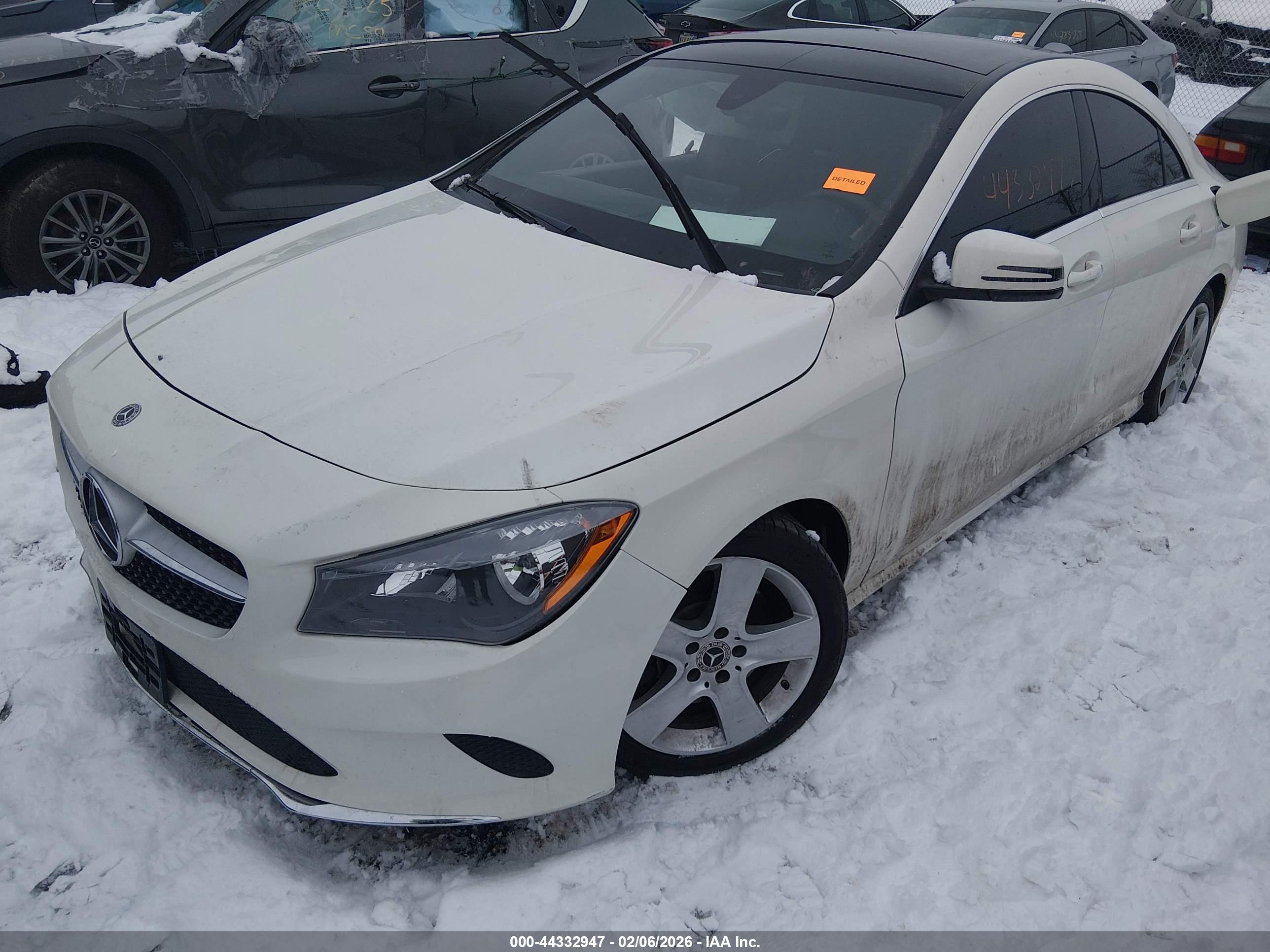 MERCEDES-BENZ CLA image 2