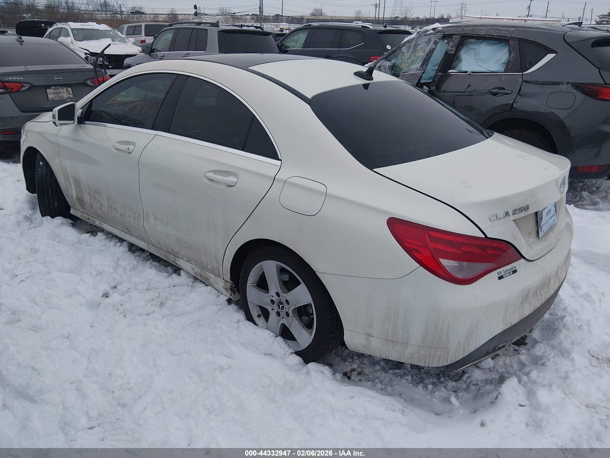 MERCEDES-BENZ CLA image 3