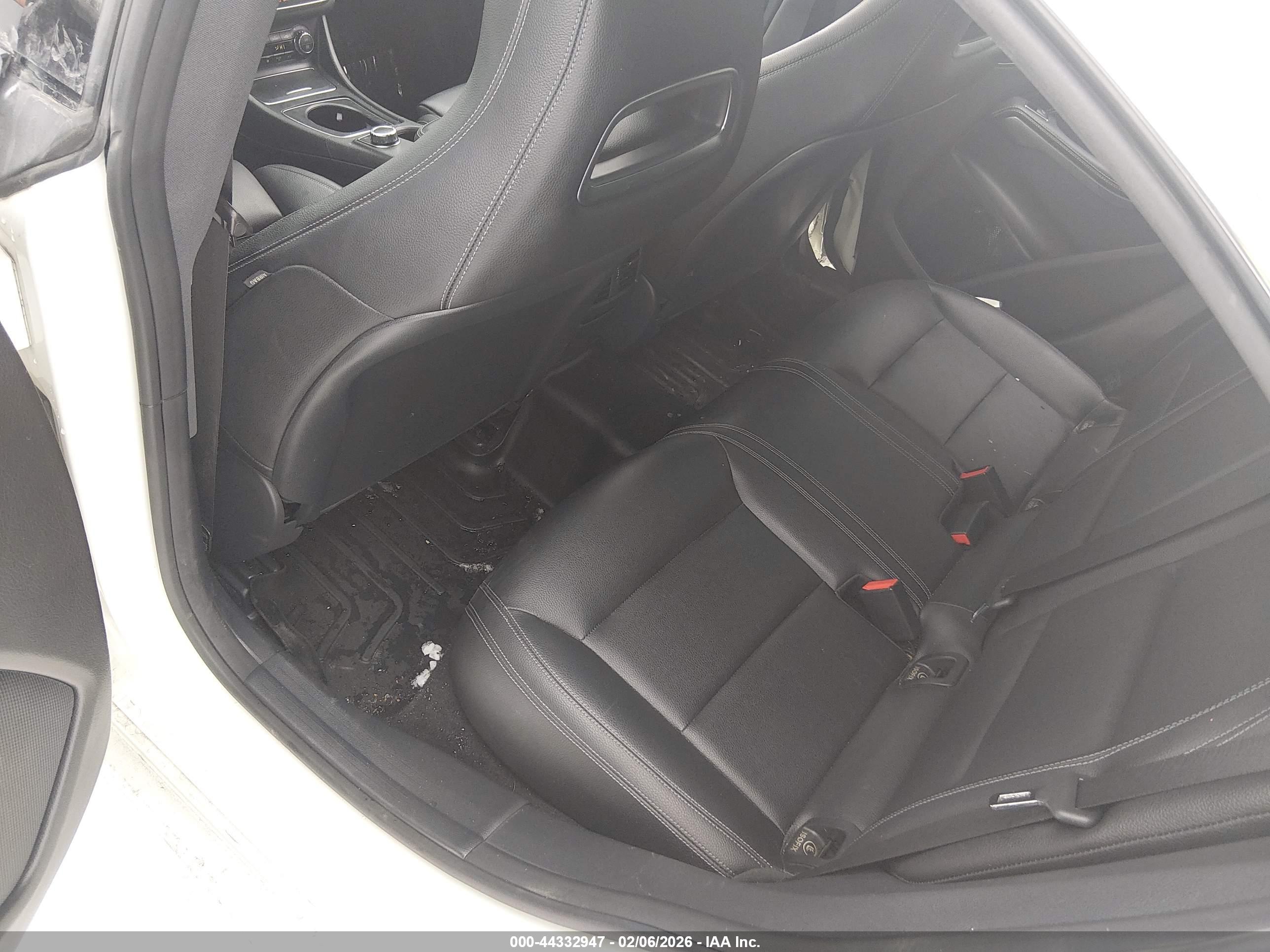 MERCEDES-BENZ CLA image 8