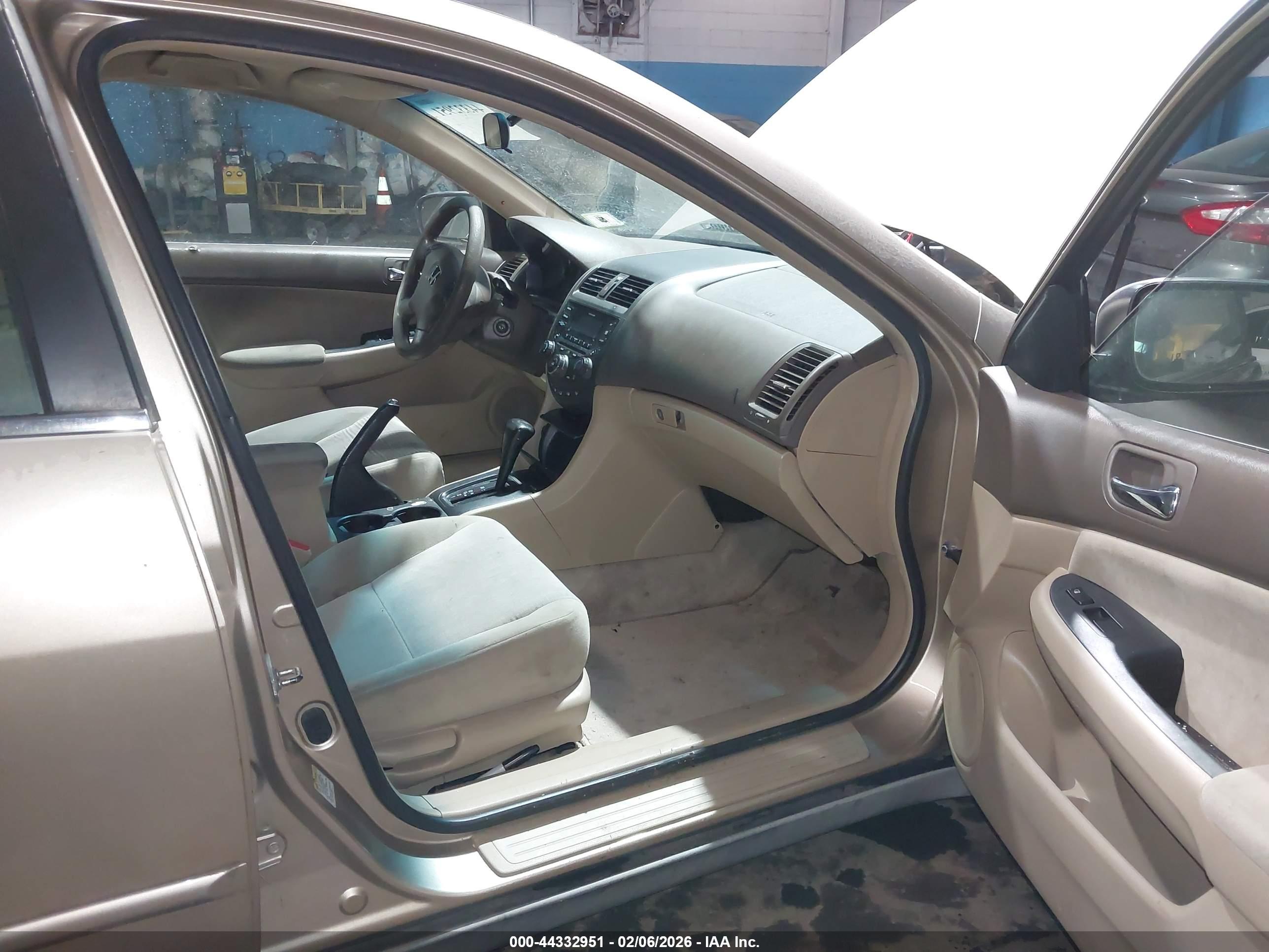 HONDA ACCORD image 5