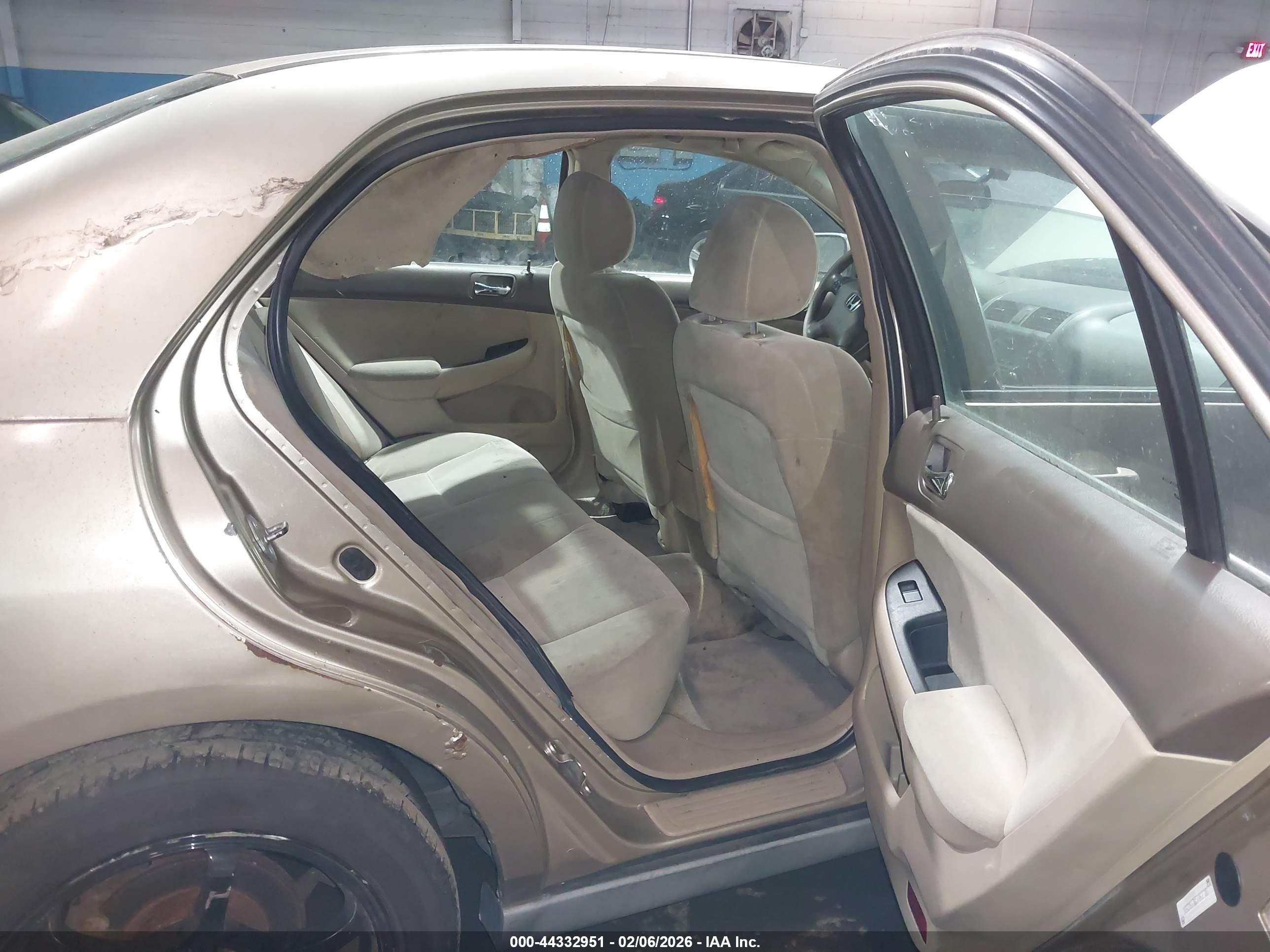 HONDA ACCORD image 8