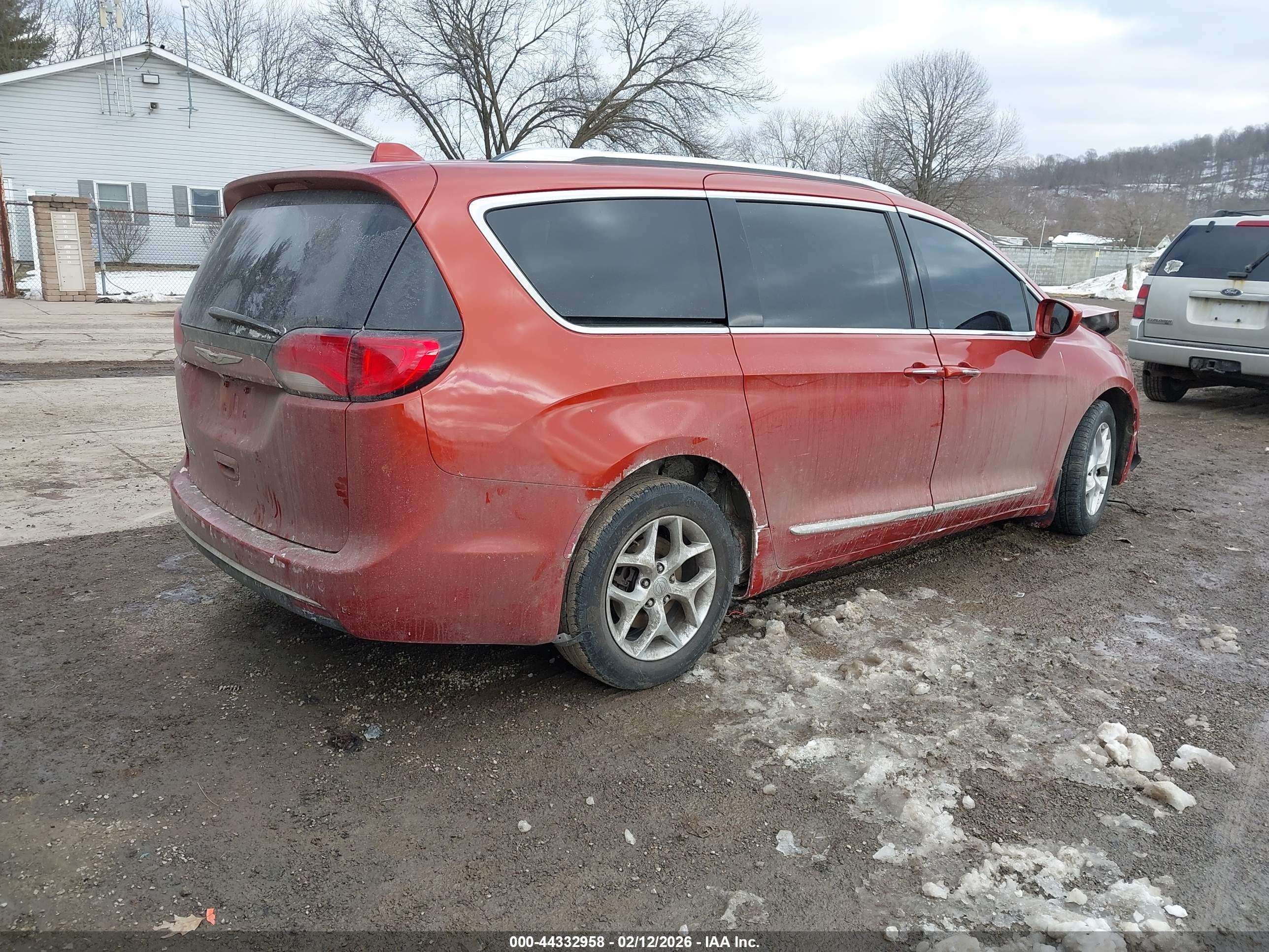 CHRYSLER PACIFICA image 4
