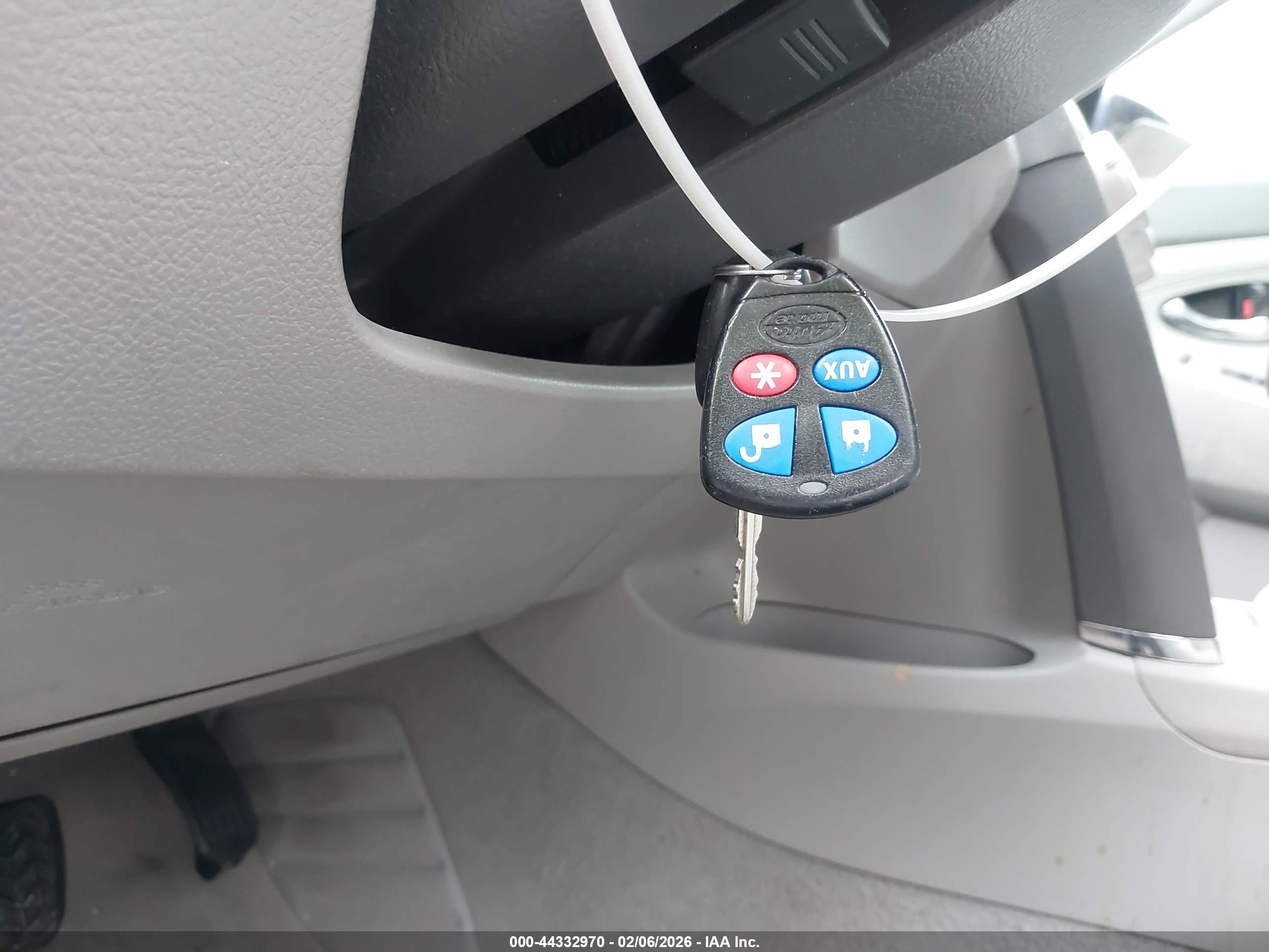 TOYOTA CAMRY image 11