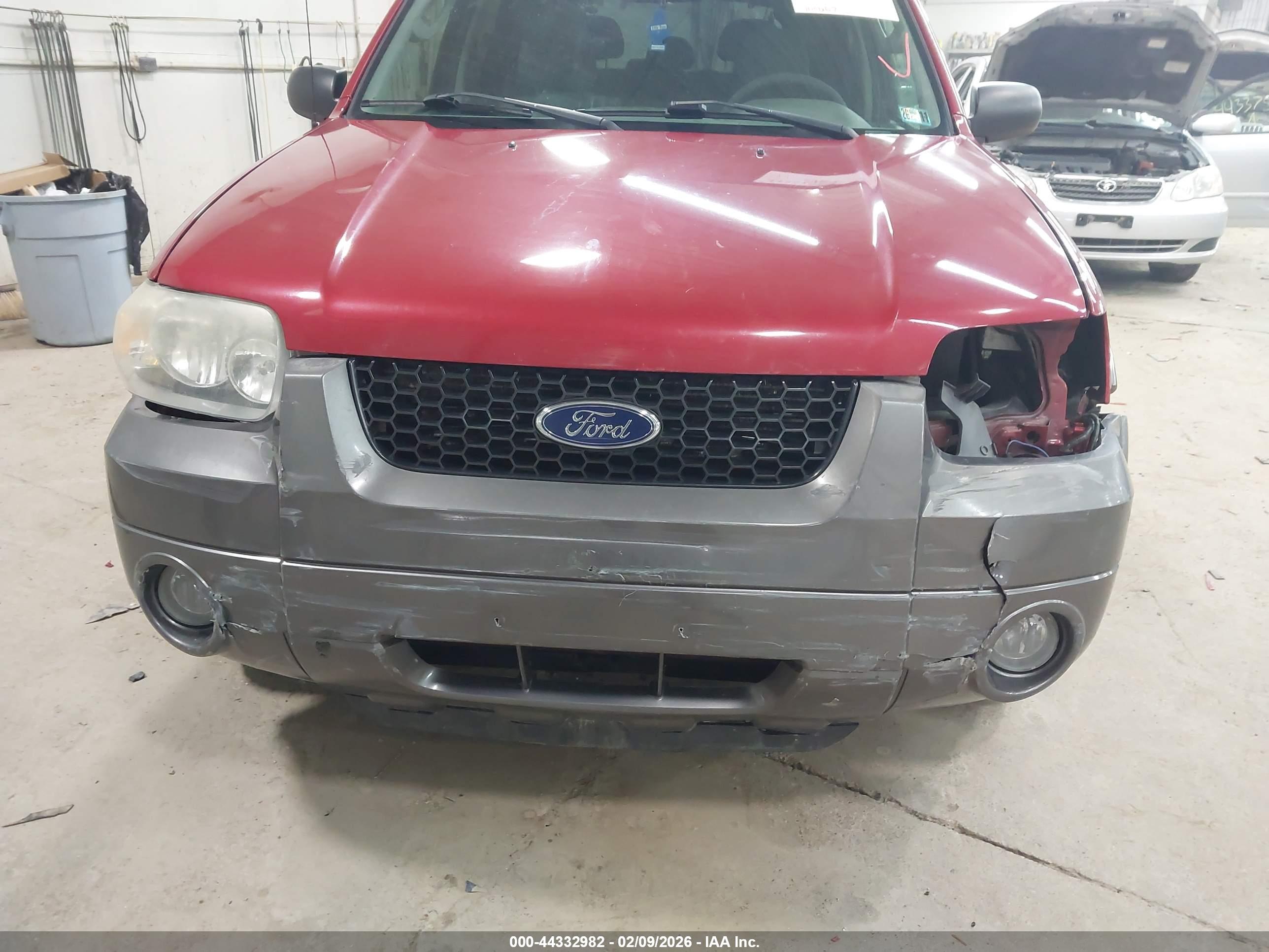 FORD ESCAPE image 6