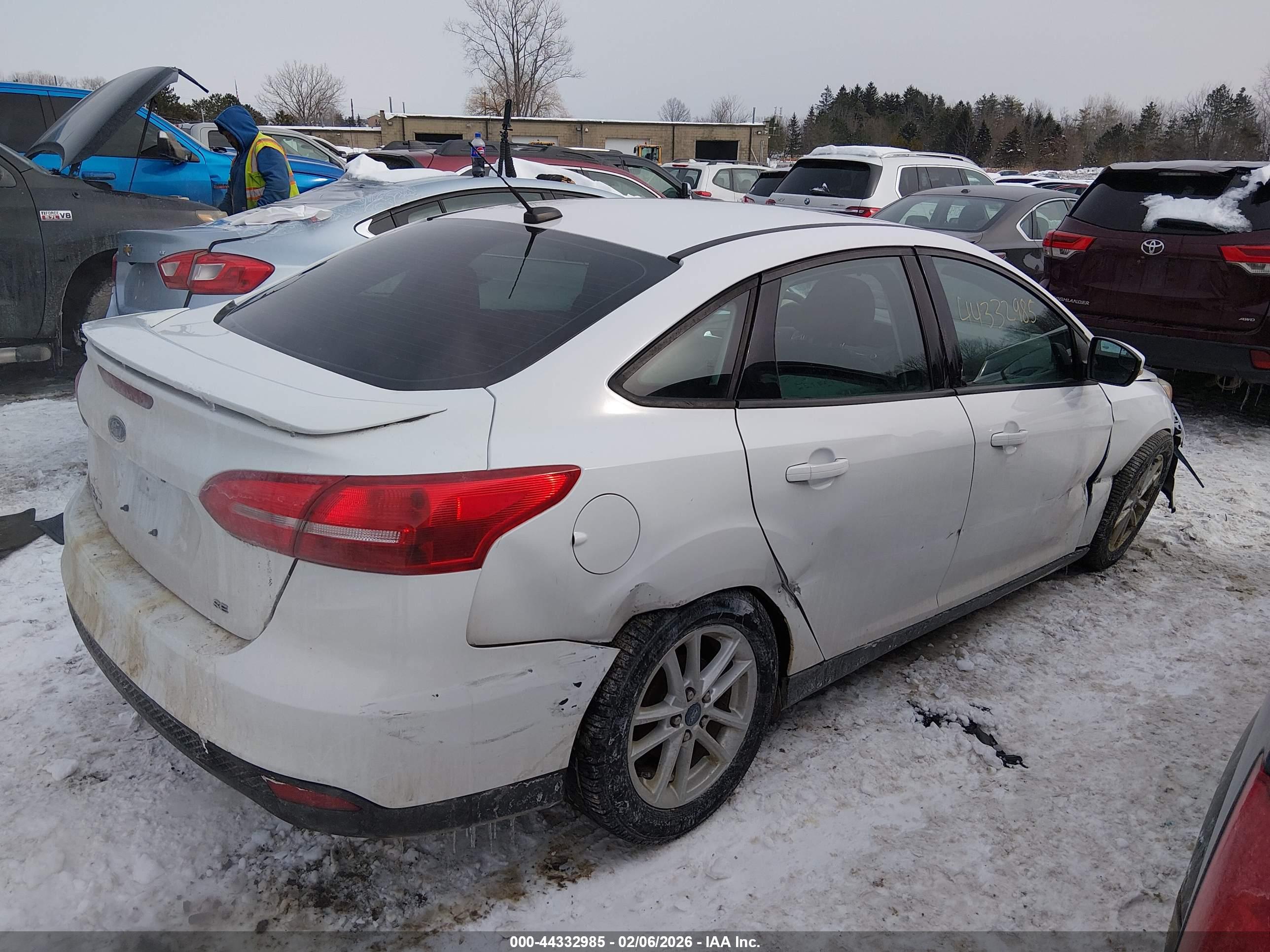 FORD FOCUS image 4