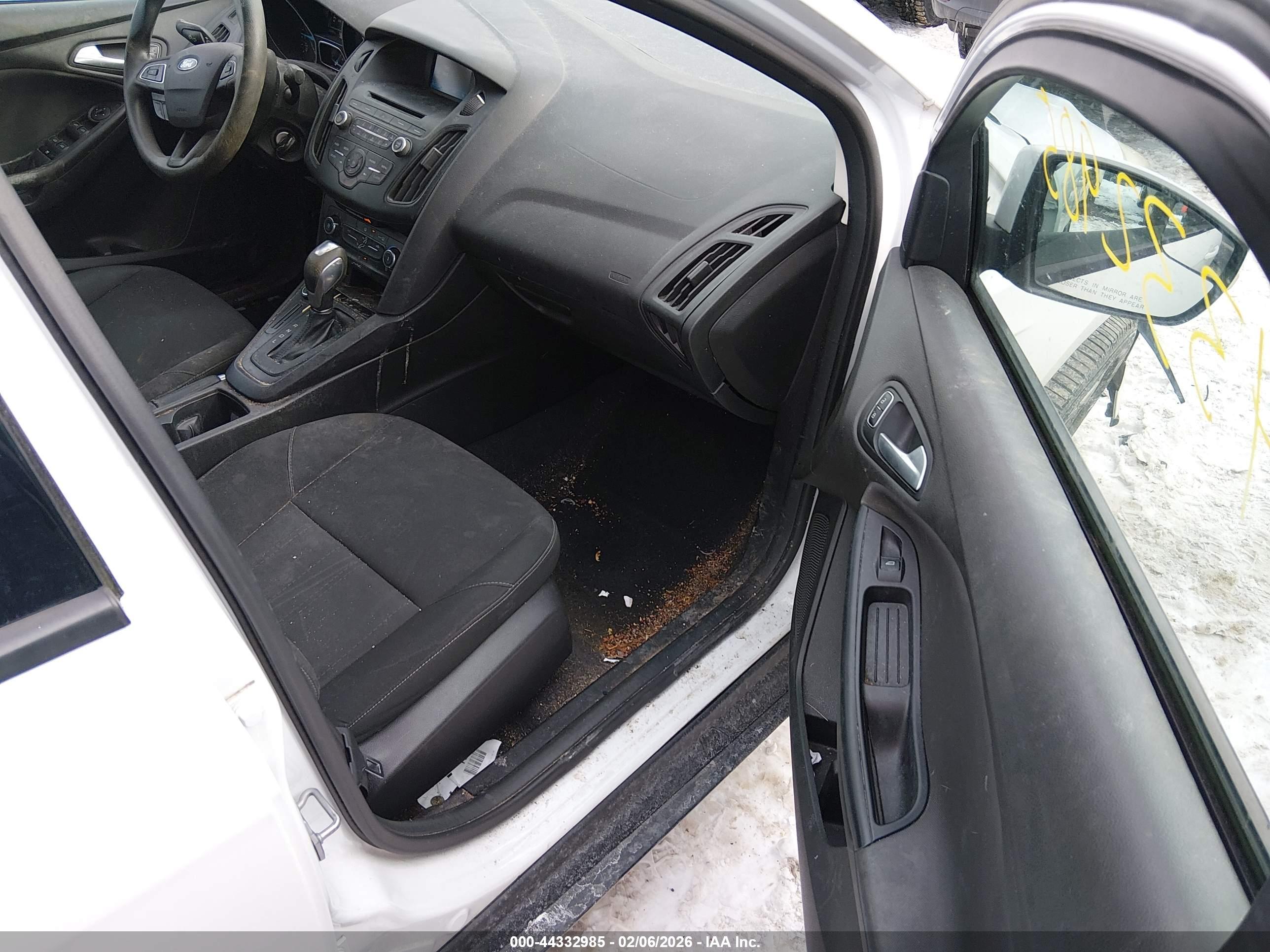 FORD FOCUS image 5