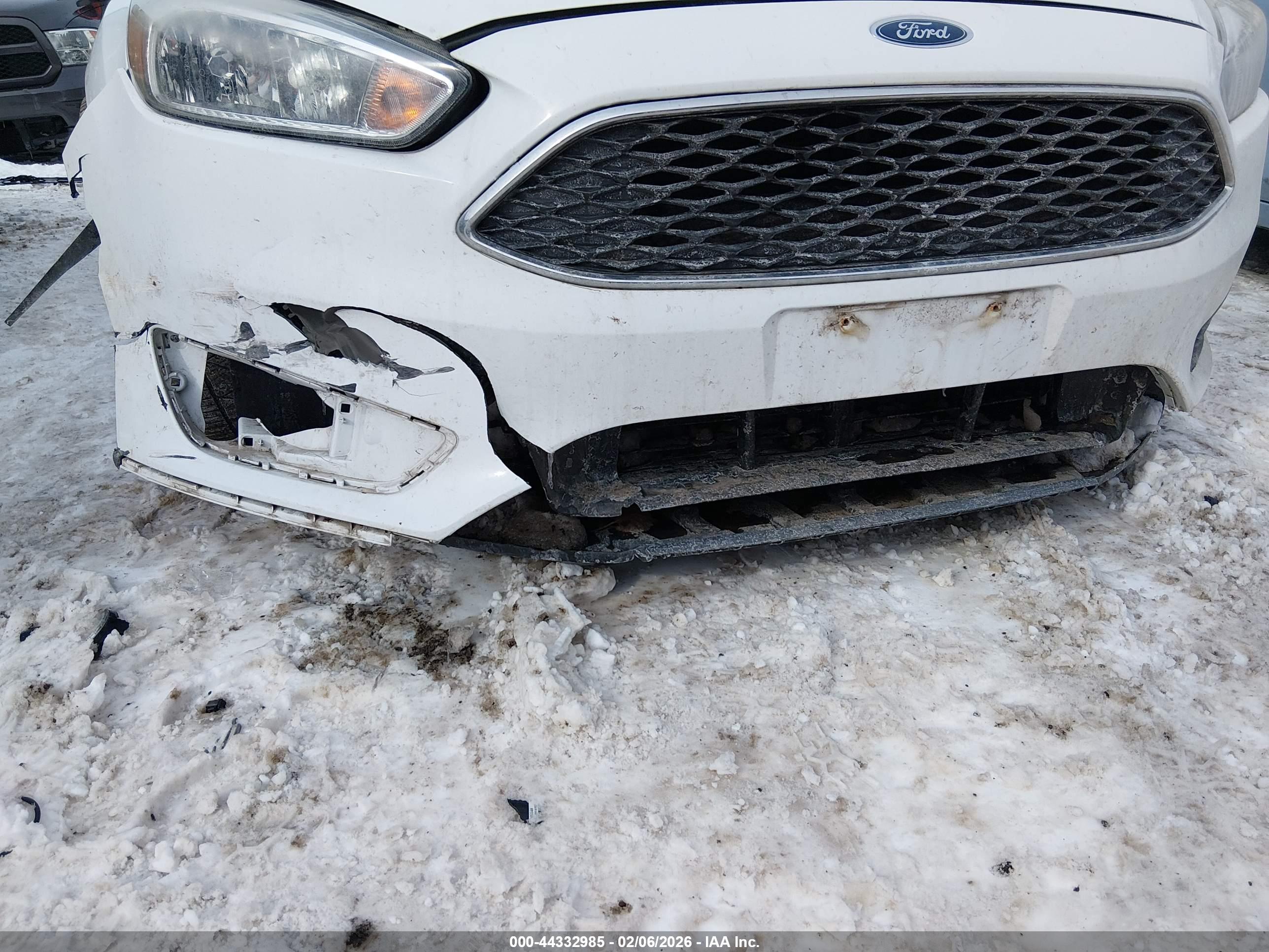 FORD FOCUS image 6