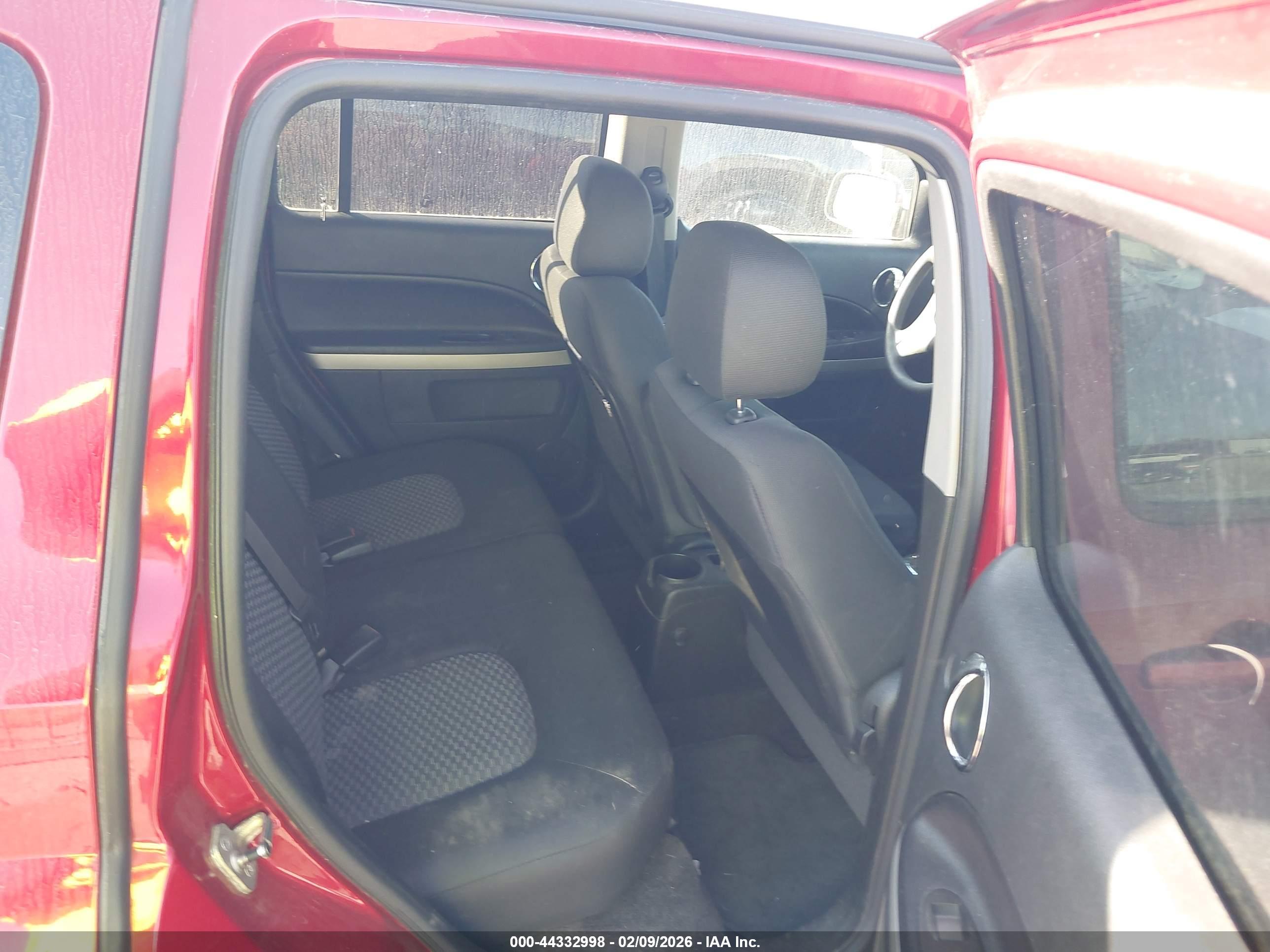 CHEVROLET HHR image 8