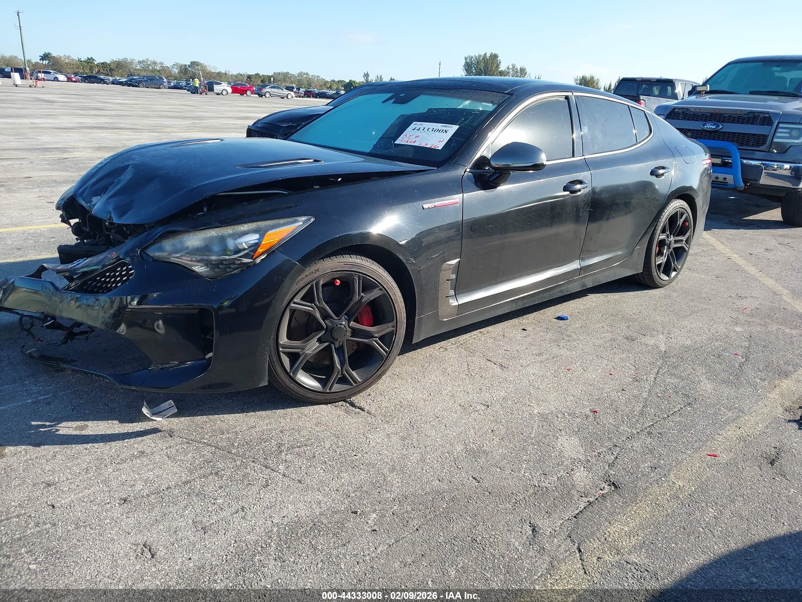 KIA STINGER image 2