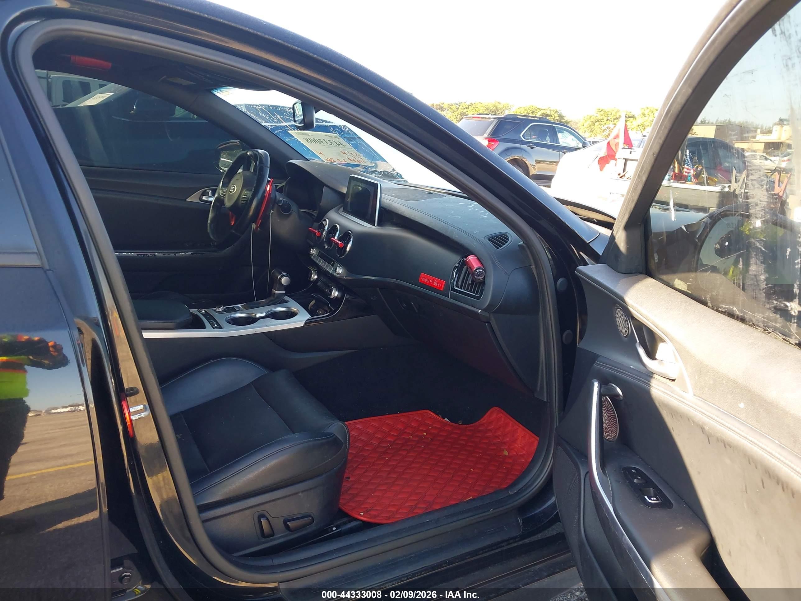 KIA STINGER image 5