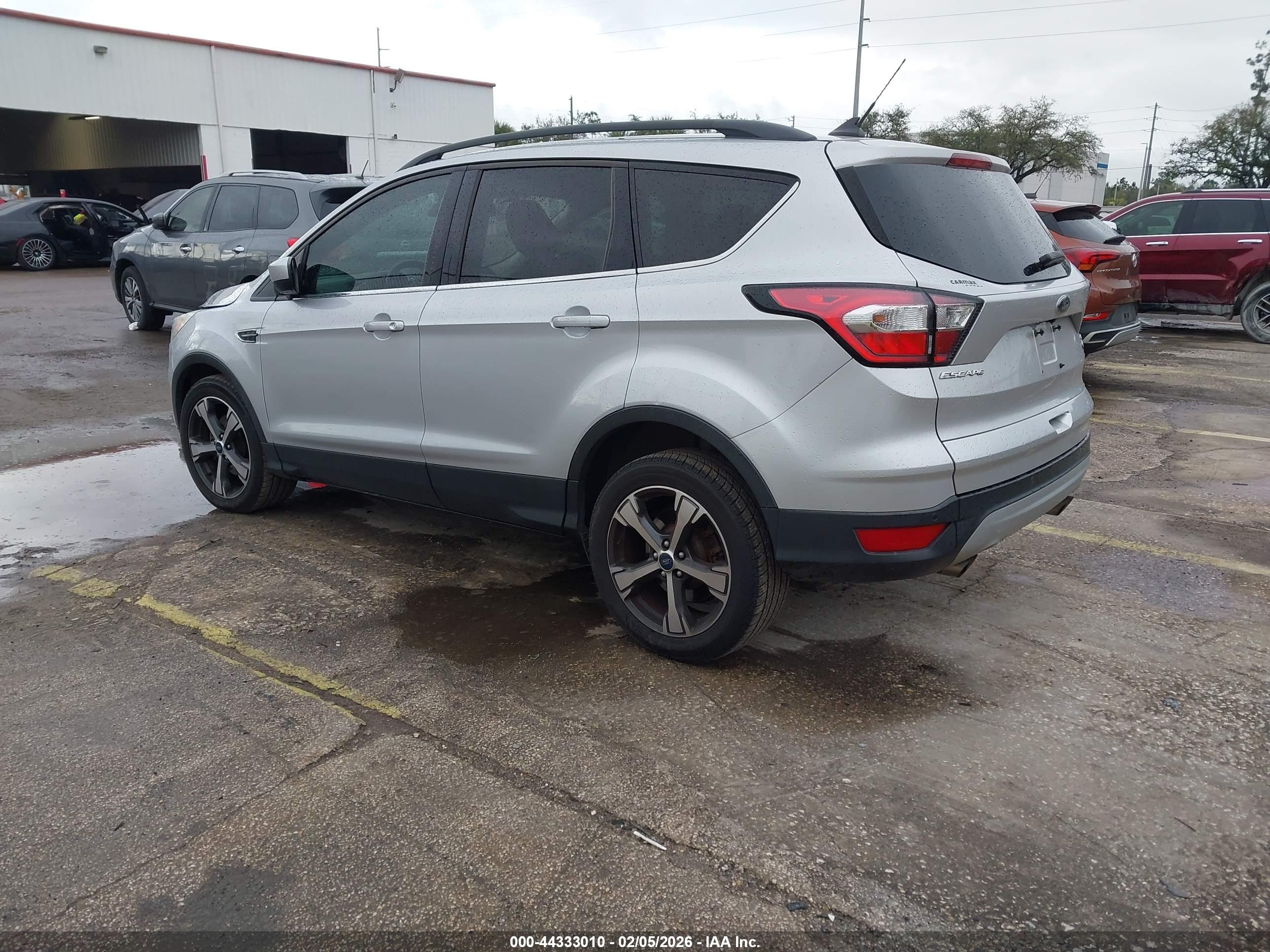 FORD ESCAPE image 3