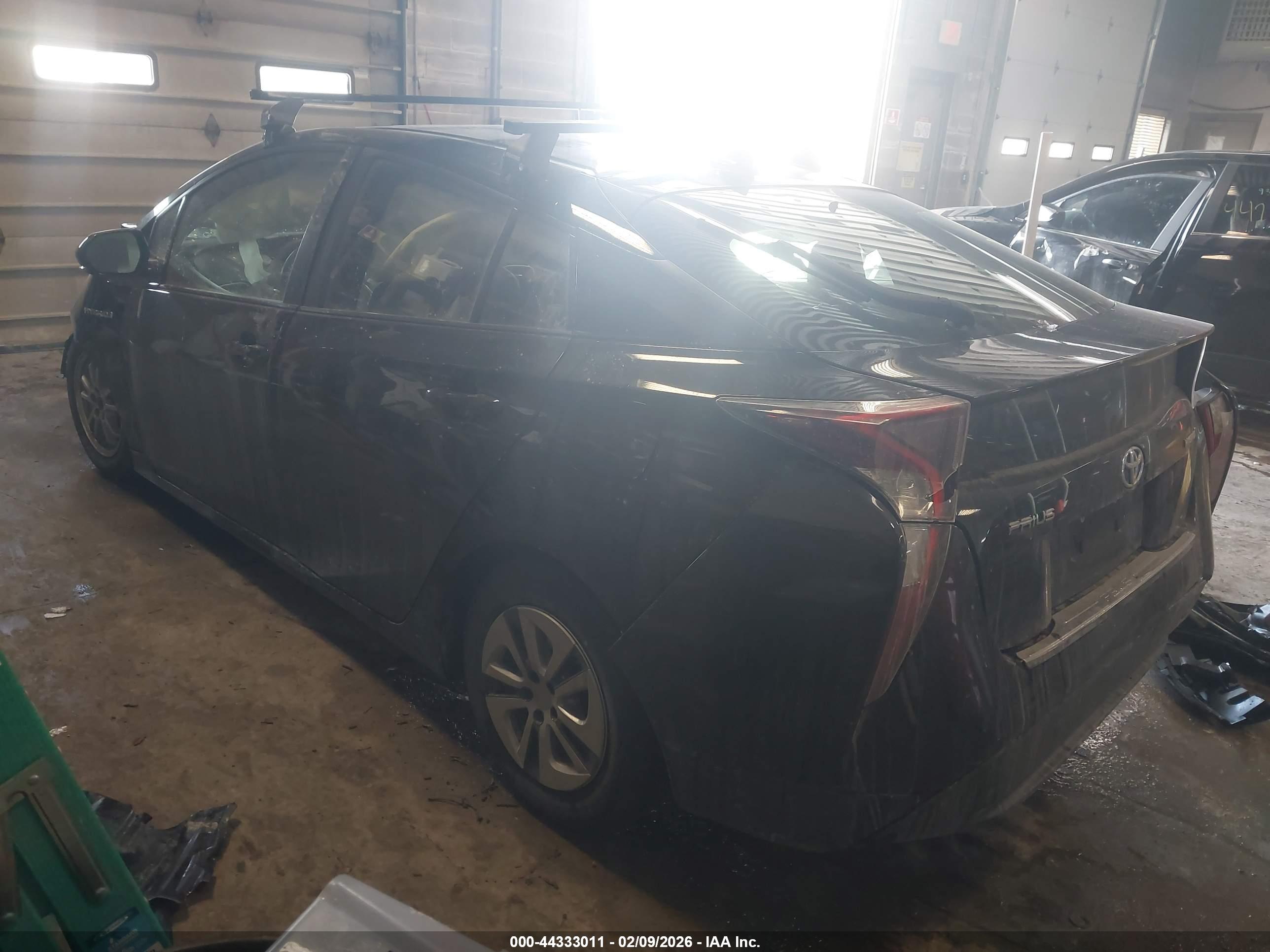TOYOTA PRIUS image 3