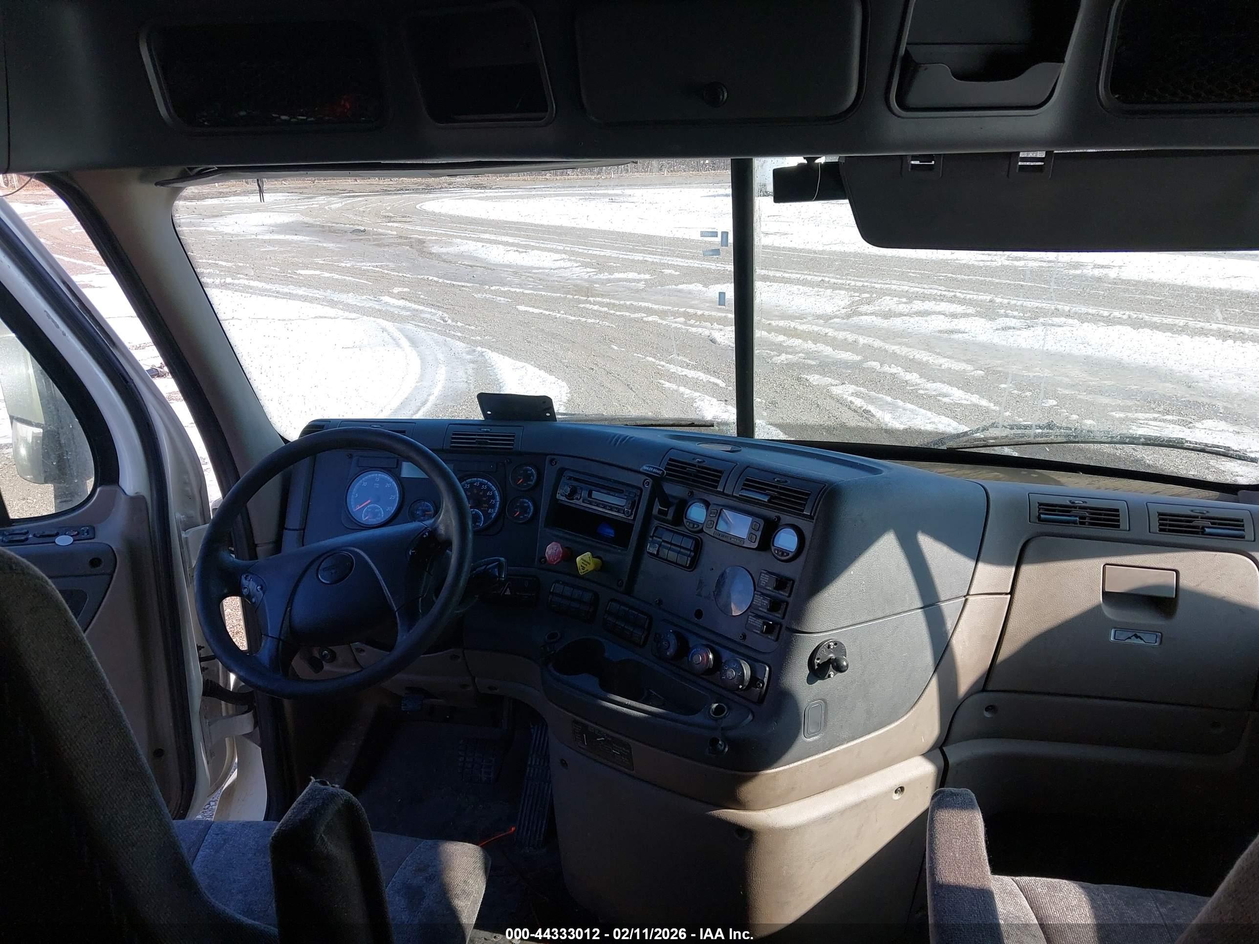 FREIGHTLINER CASCADIA image 7