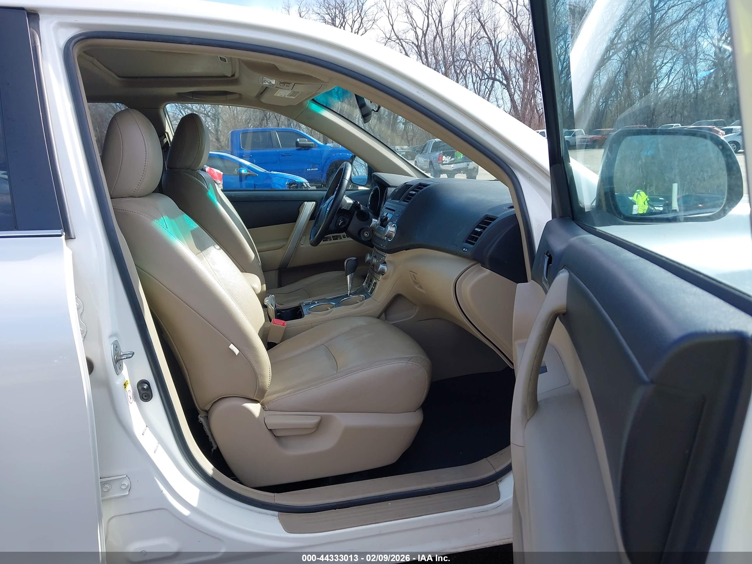 TOYOTA HIGHLANDER image 5