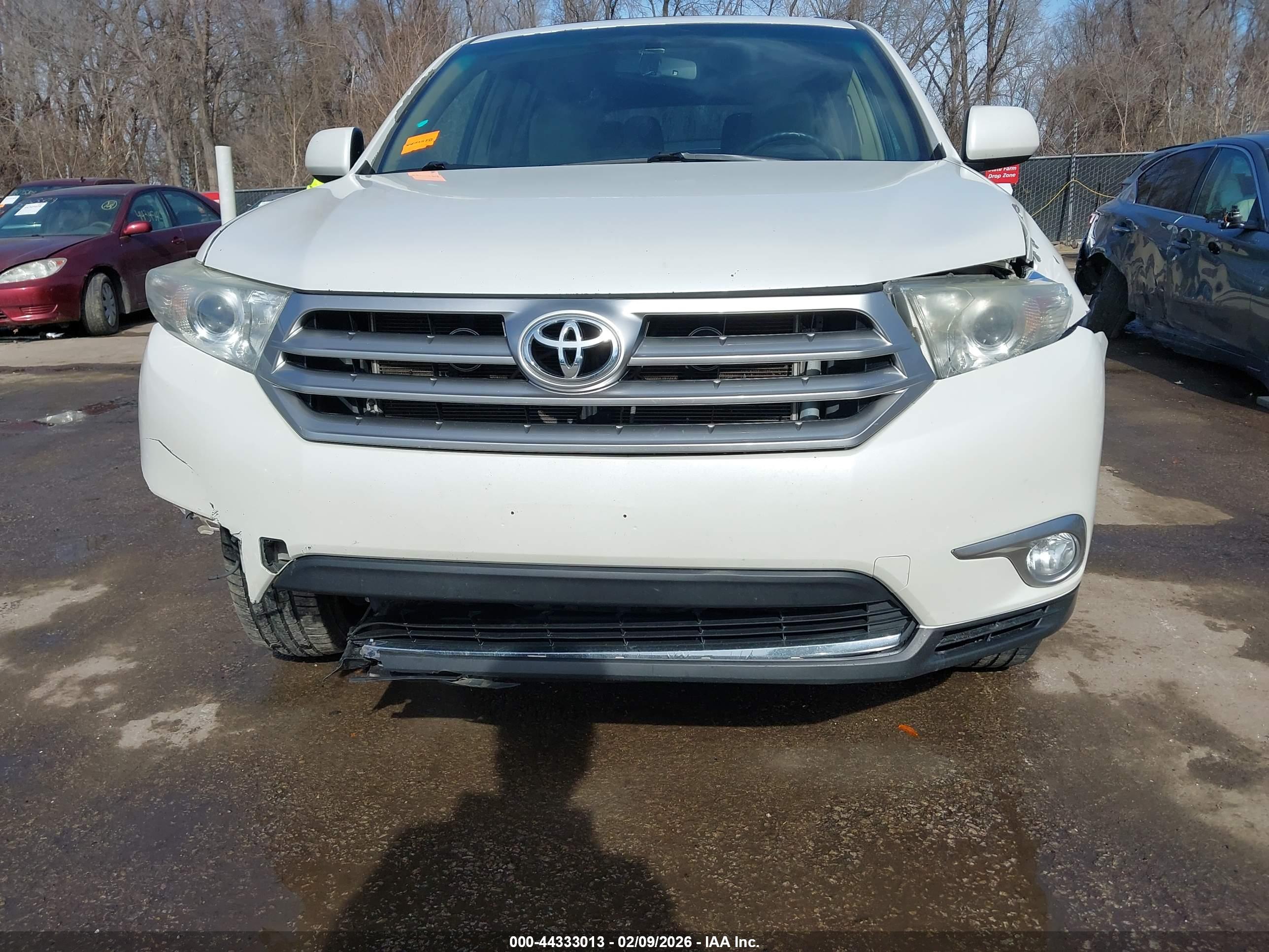 TOYOTA HIGHLANDER image 6