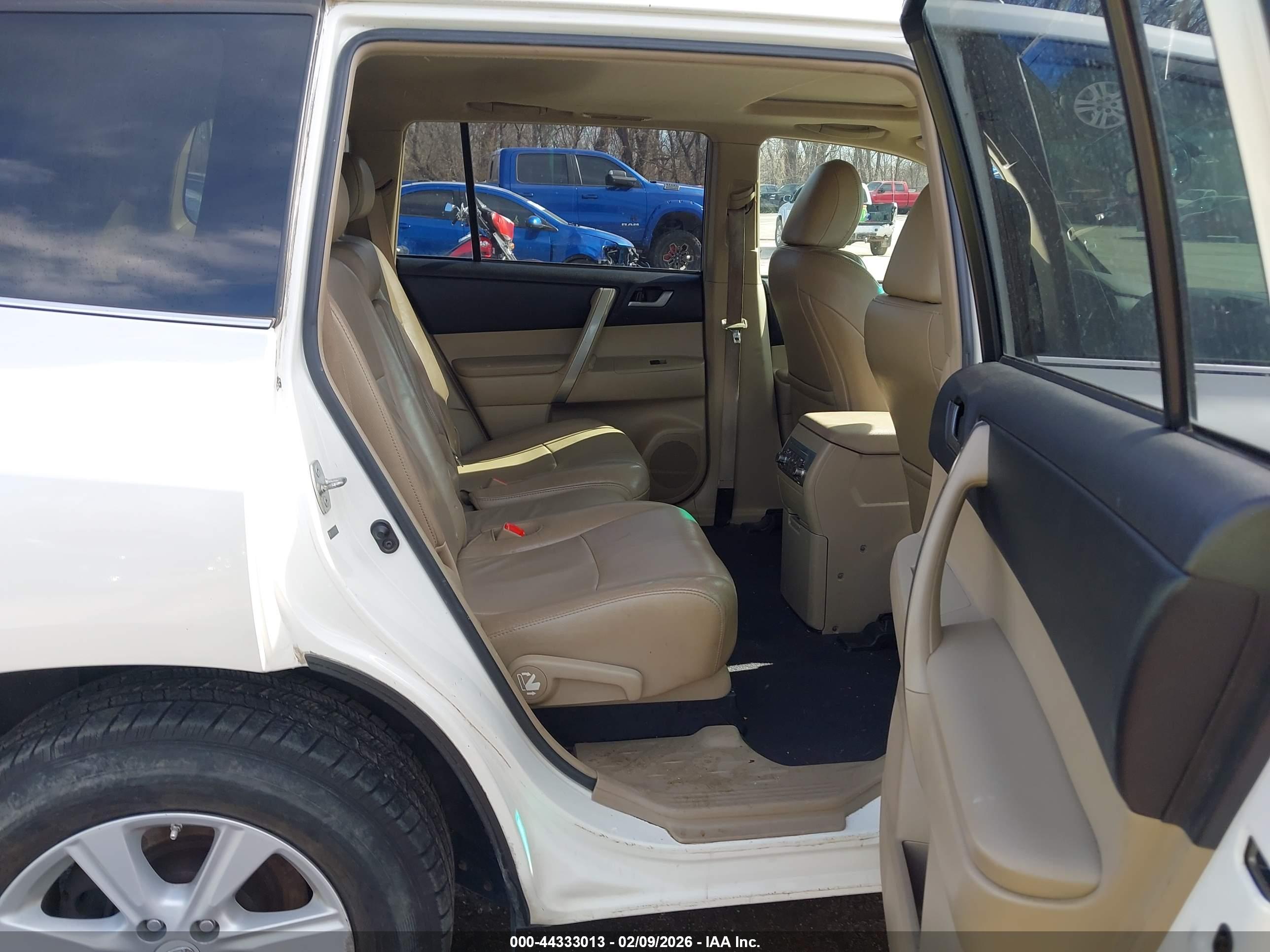 TOYOTA HIGHLANDER image 8