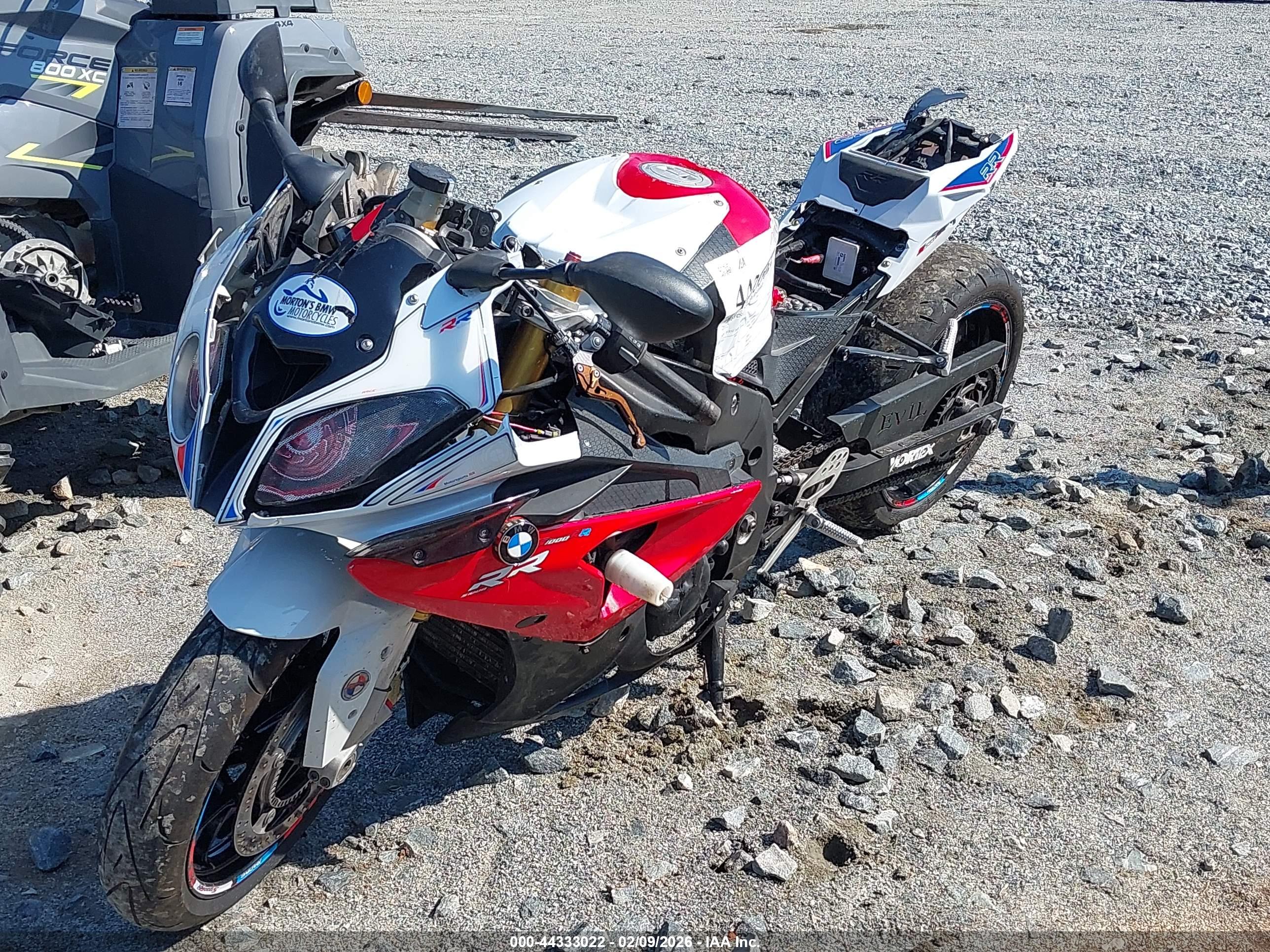 BMW S image 2