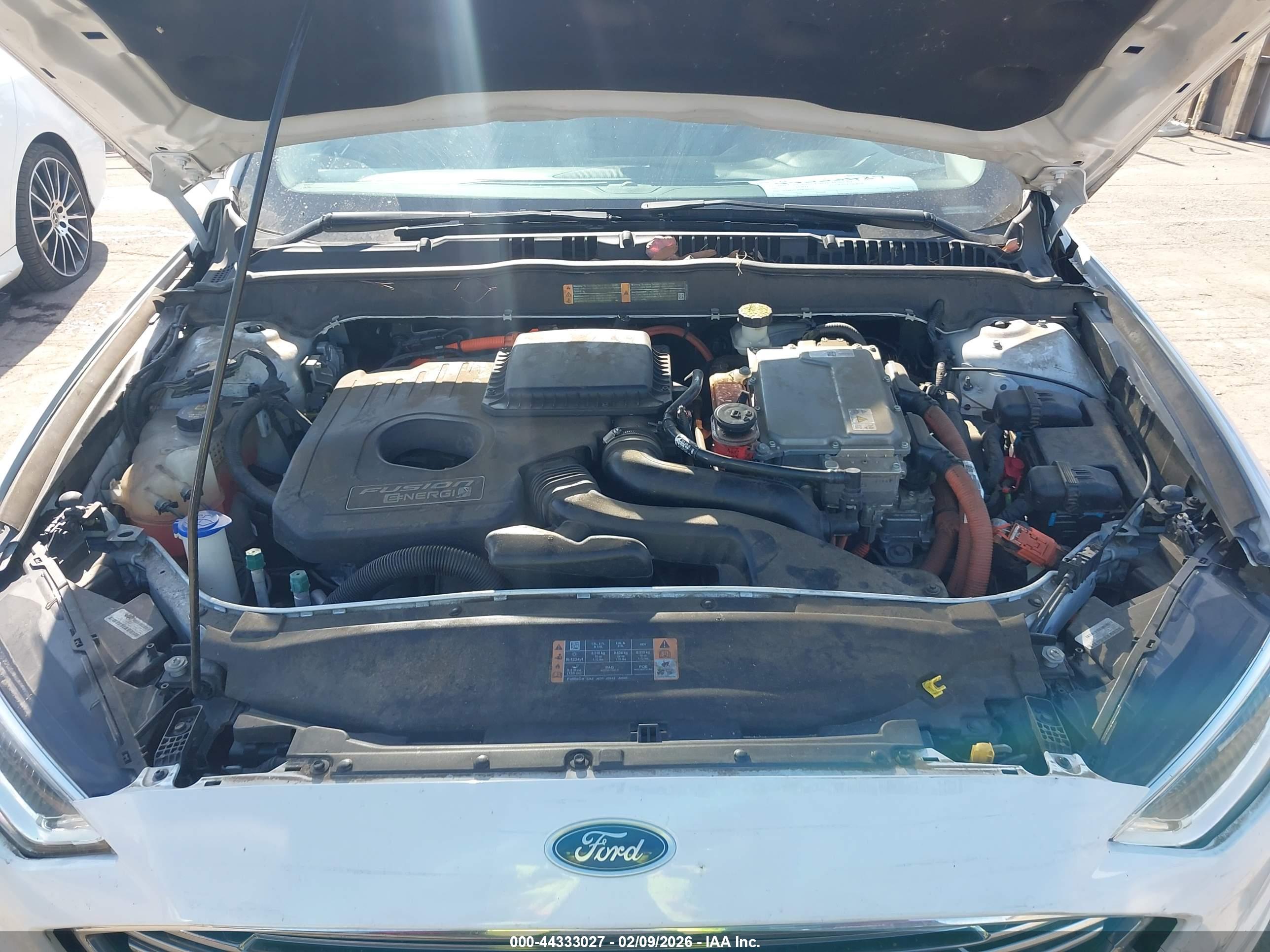 FORD FUSION image 10