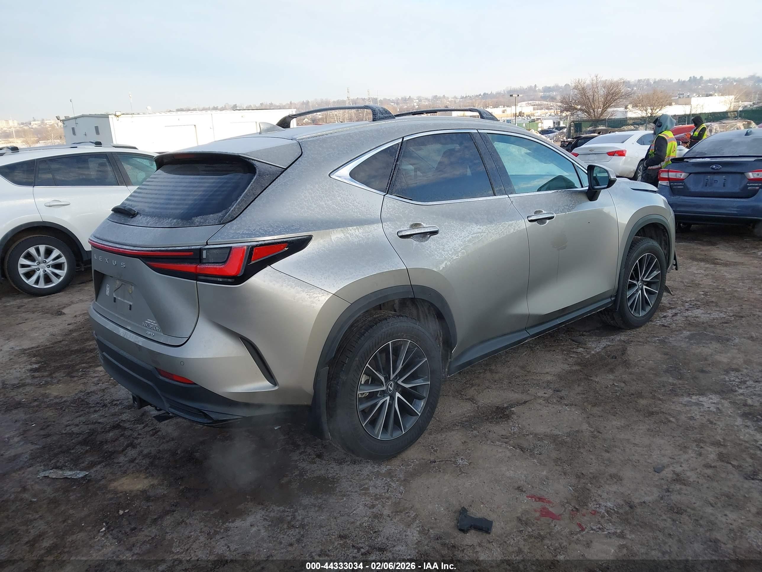 LEXUS NX image 4
