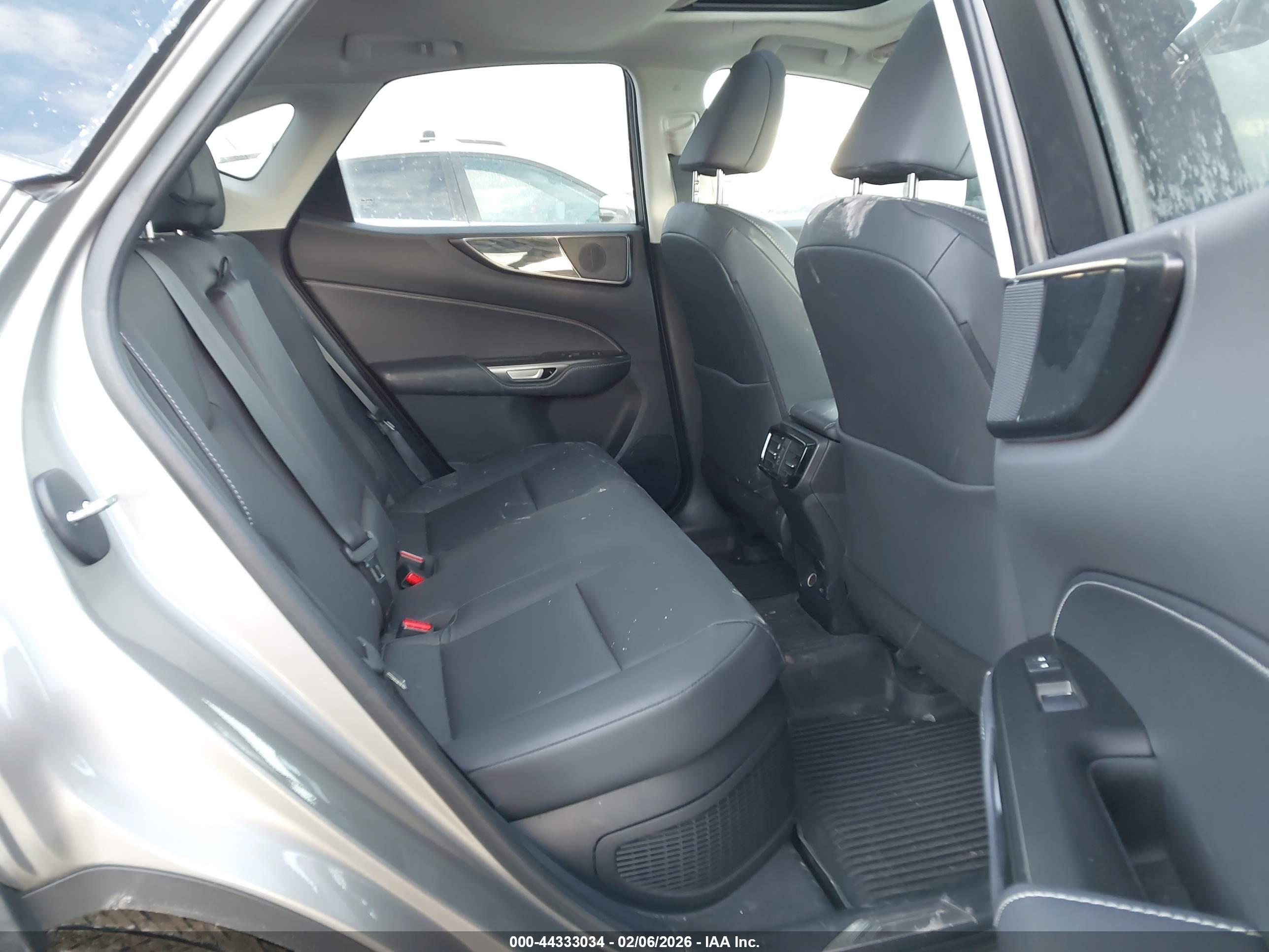 LEXUS NX image 8