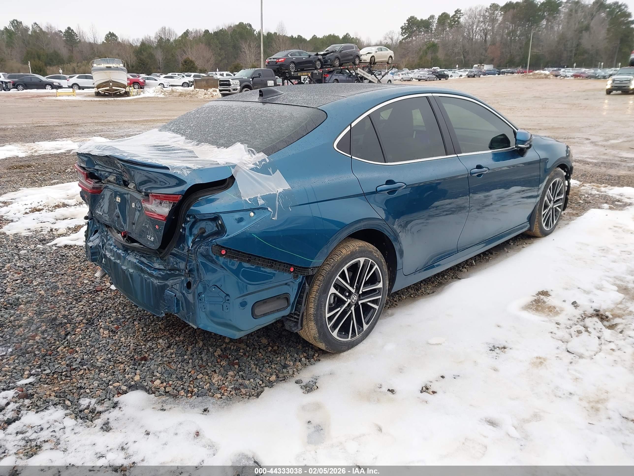 TOYOTA CAMRY image 4