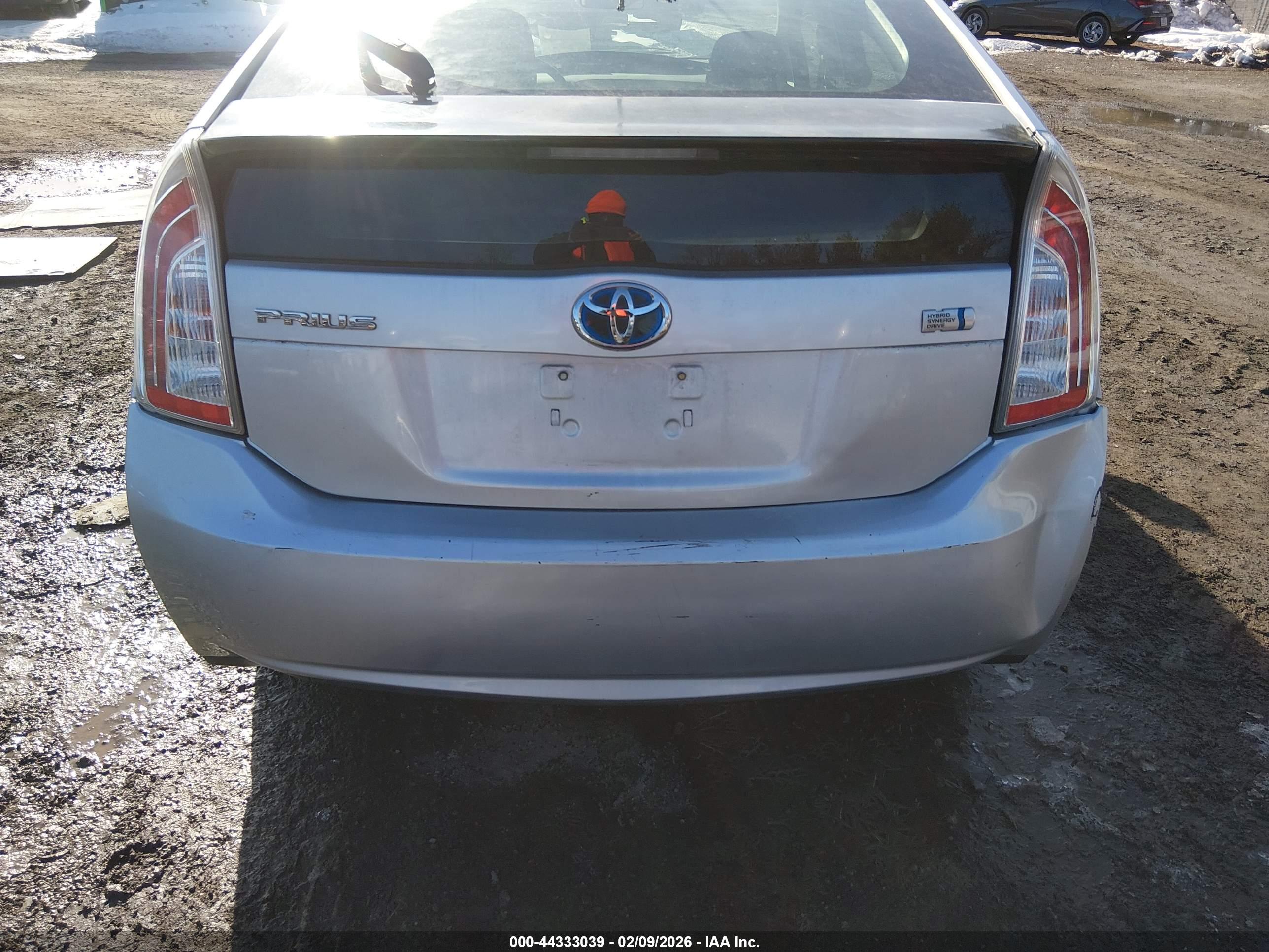 TOYOTA PRIUS image 6