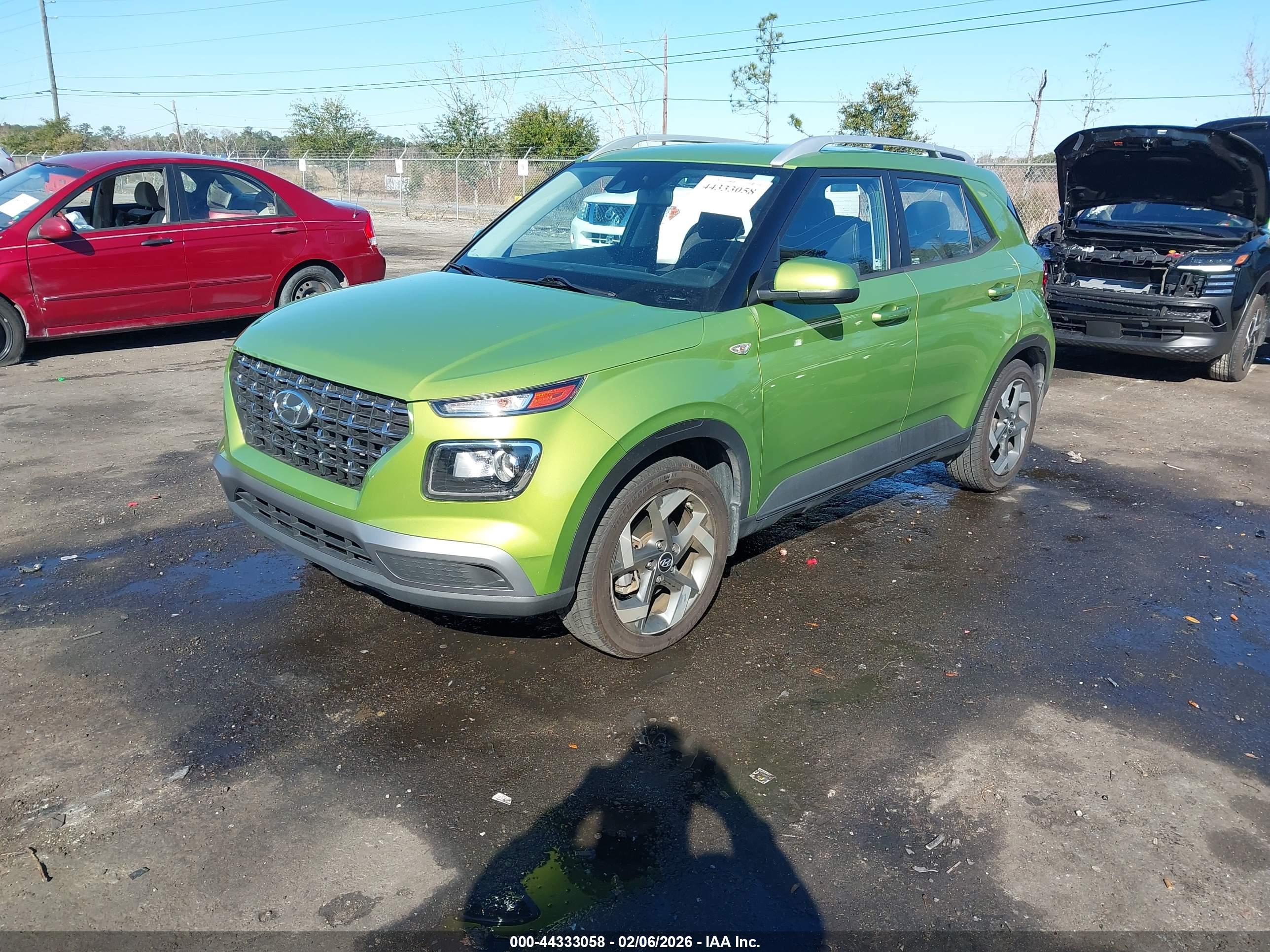 HYUNDAI VENUE image 2